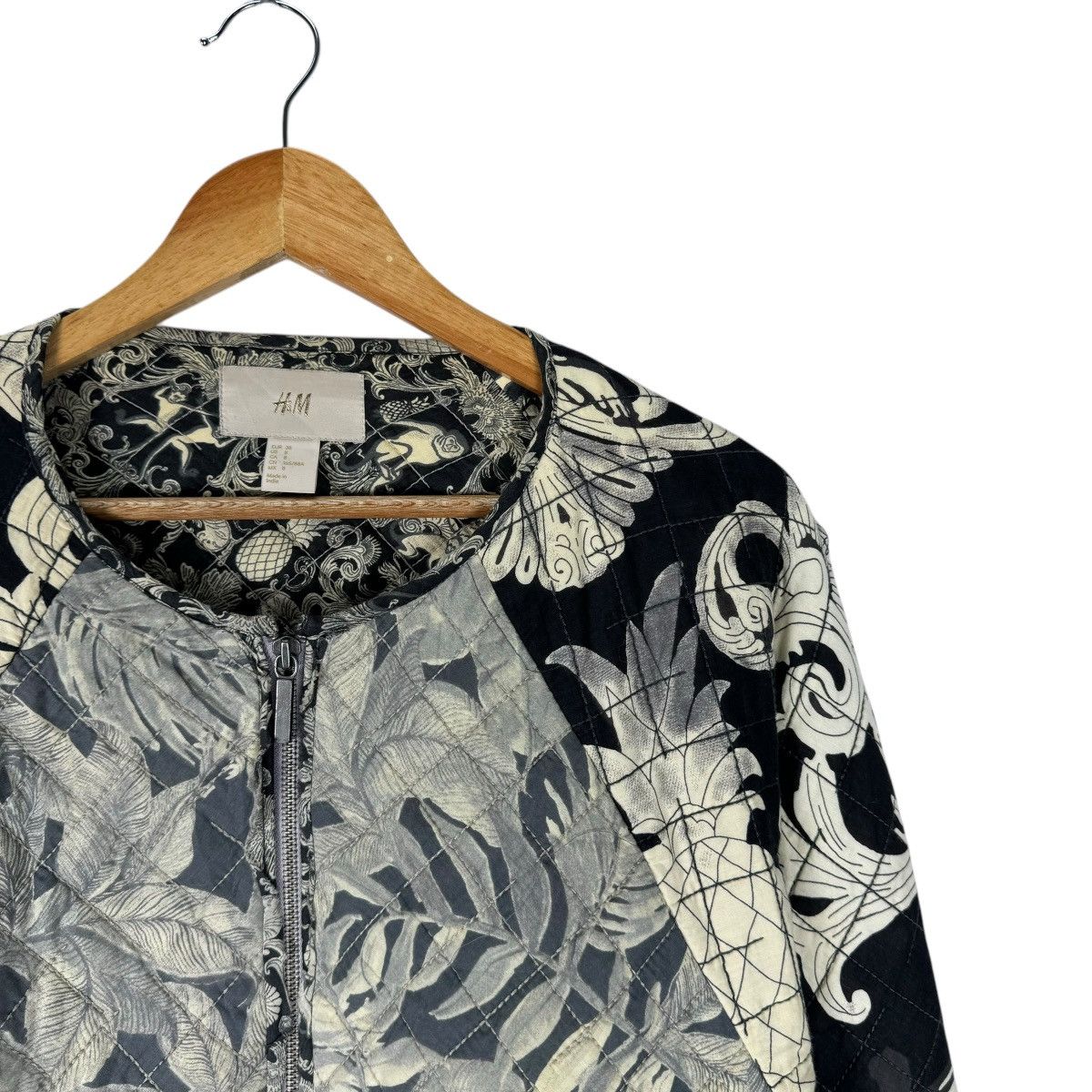 H&M ☀️H&M POP ART CROPPED BOMBER JACKET Size M / US 6-8 / IT 42-44 - 4 Thumbnail