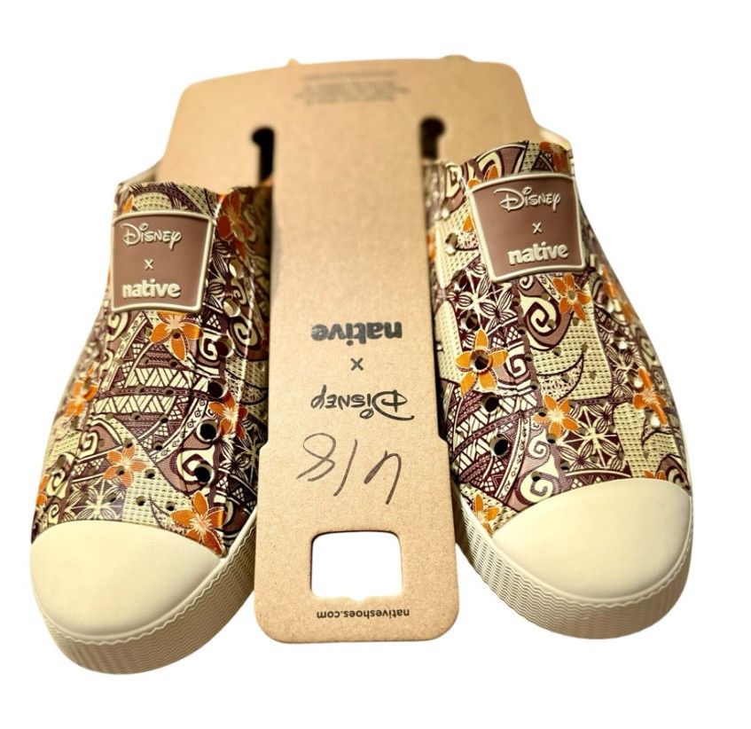 Crocs × Disney Disney x Native Jefferson Print Shoes Tiki Room – M6/W8 NWT Size US 8 / IT 38 - 9 Thumbnail
