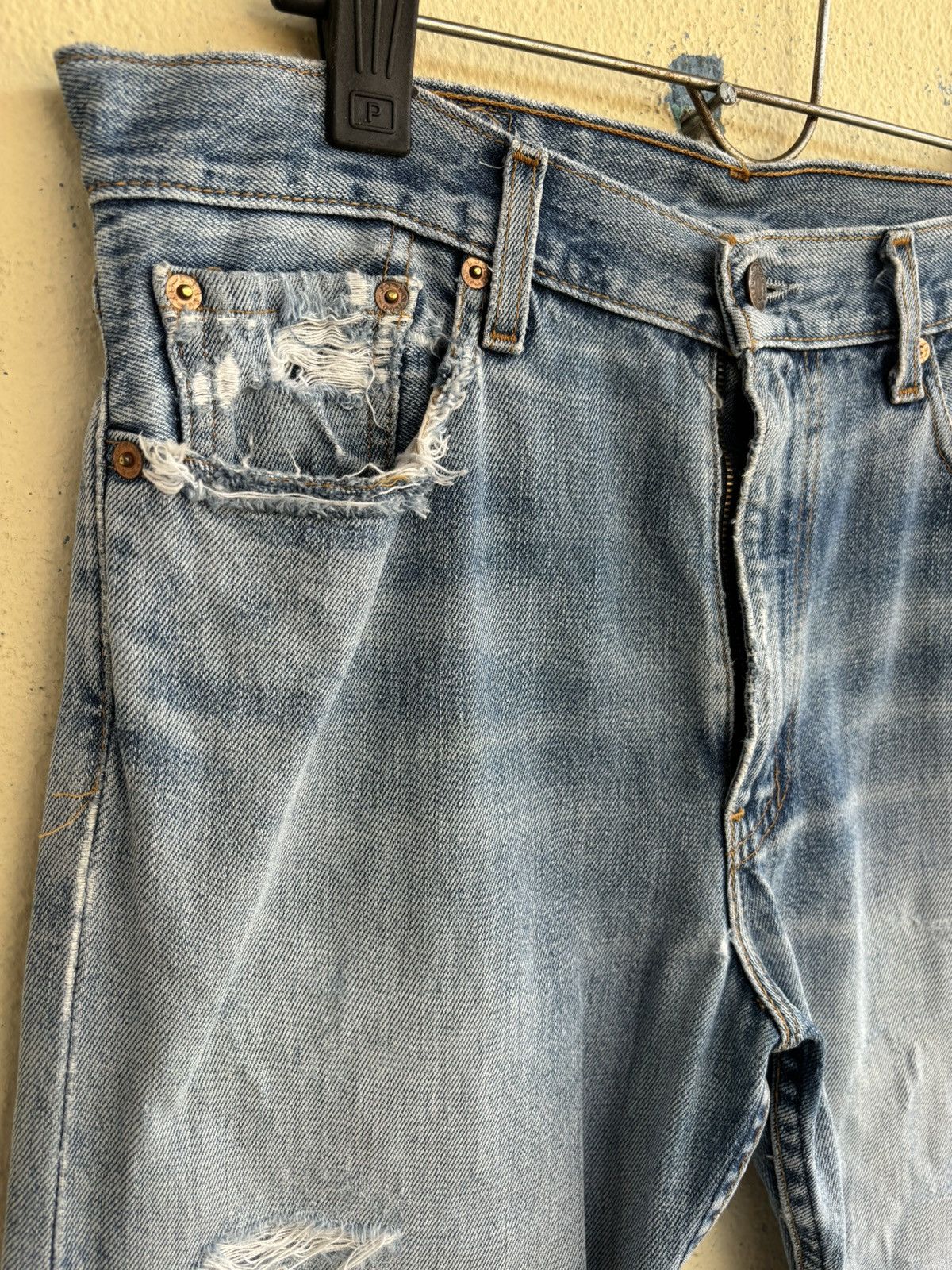 Levi's × Vintage Vintage Levi’s 505 Ripped Jean Size US 32 / EU 48 - 5 Thumbnail