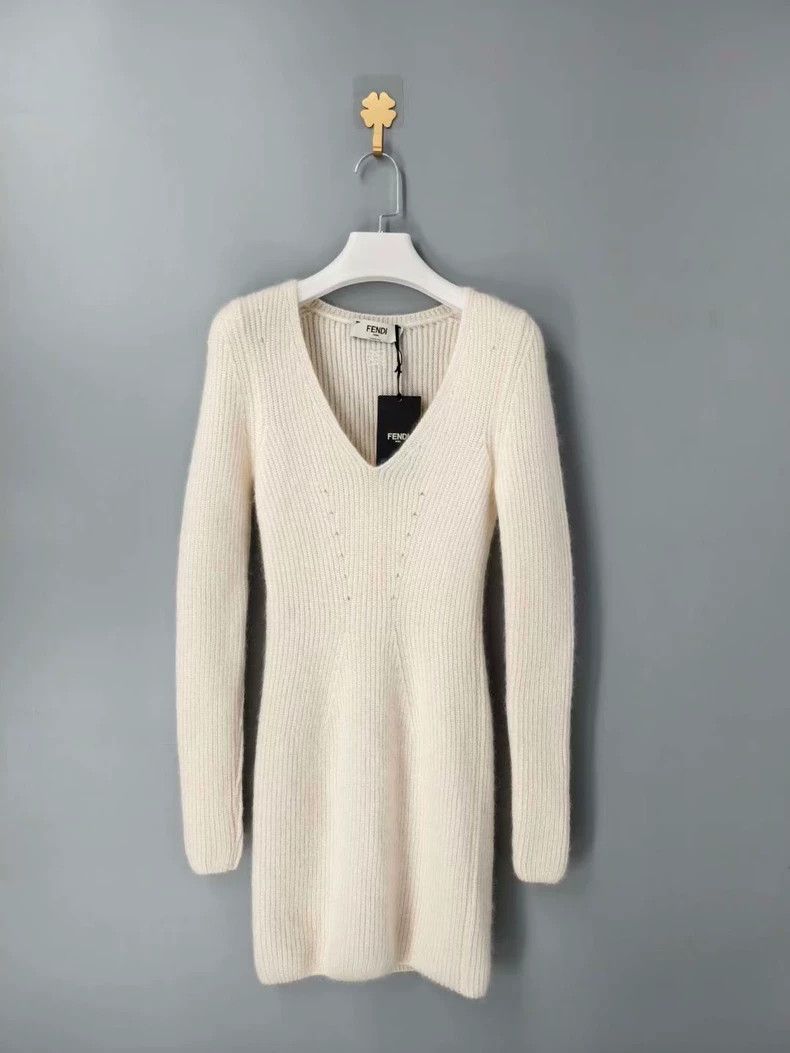 Fendi FENDI Cashmere Sweater Dress Size US S / EU 44-46 / 1 - 1 Thumbnail