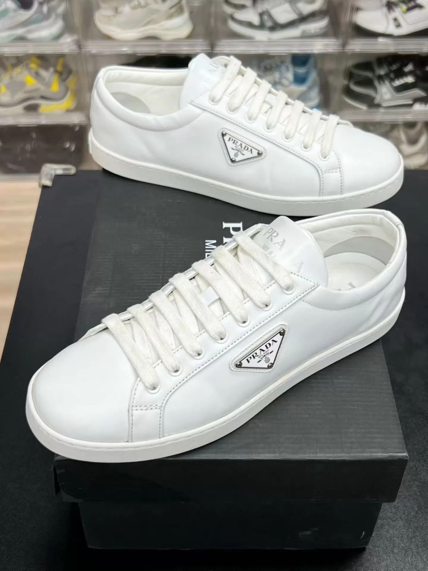 Prada PRADA Leather Low Top Sneakers 41.5 EU Near New Size US 8.5 / EU 41-42 - 1 Thumbnail