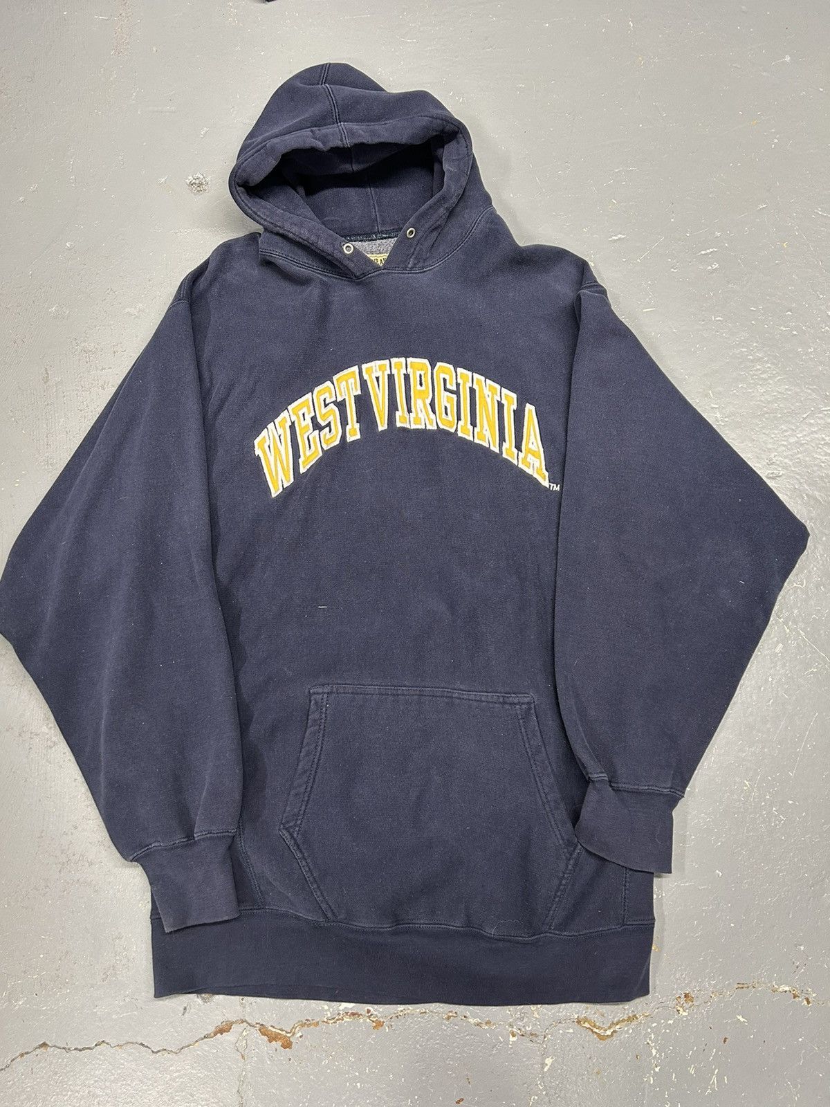 Vintage Crazy Vintage 90s Essential West Virginia University Hoodie Size US L / EU 52-54 / 3 - 1 Thumbnail
