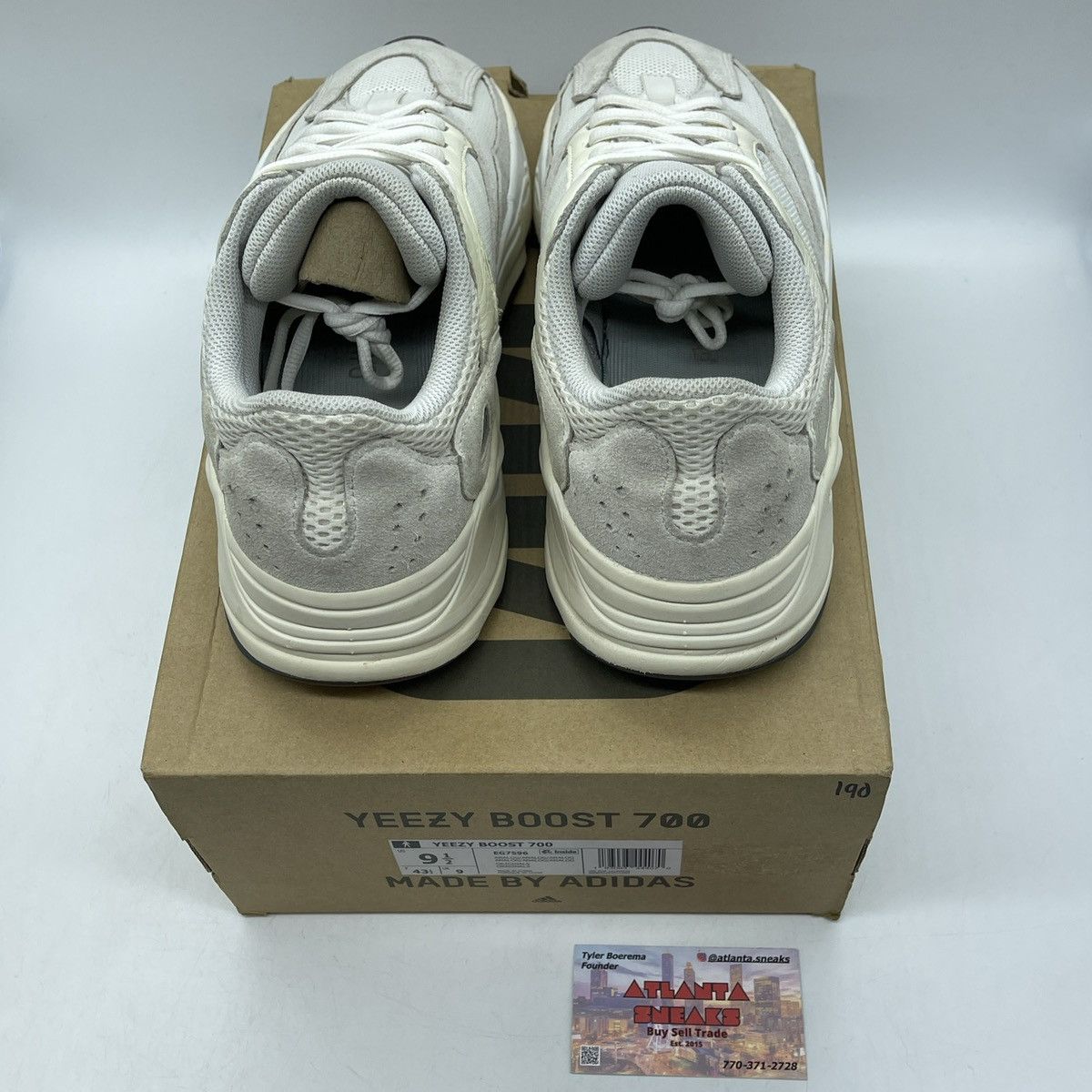 Adidas Yeezy boost 700 analog Size US 9.5 / EU 42-43 - 6 Thumbnail
