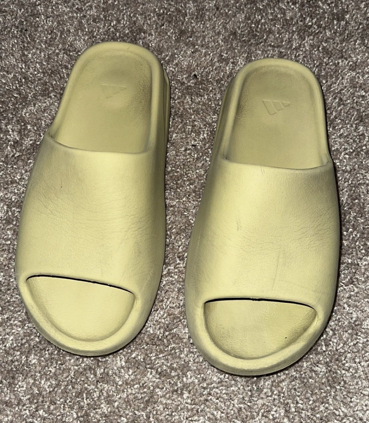 Grailed best sale yeezy slides