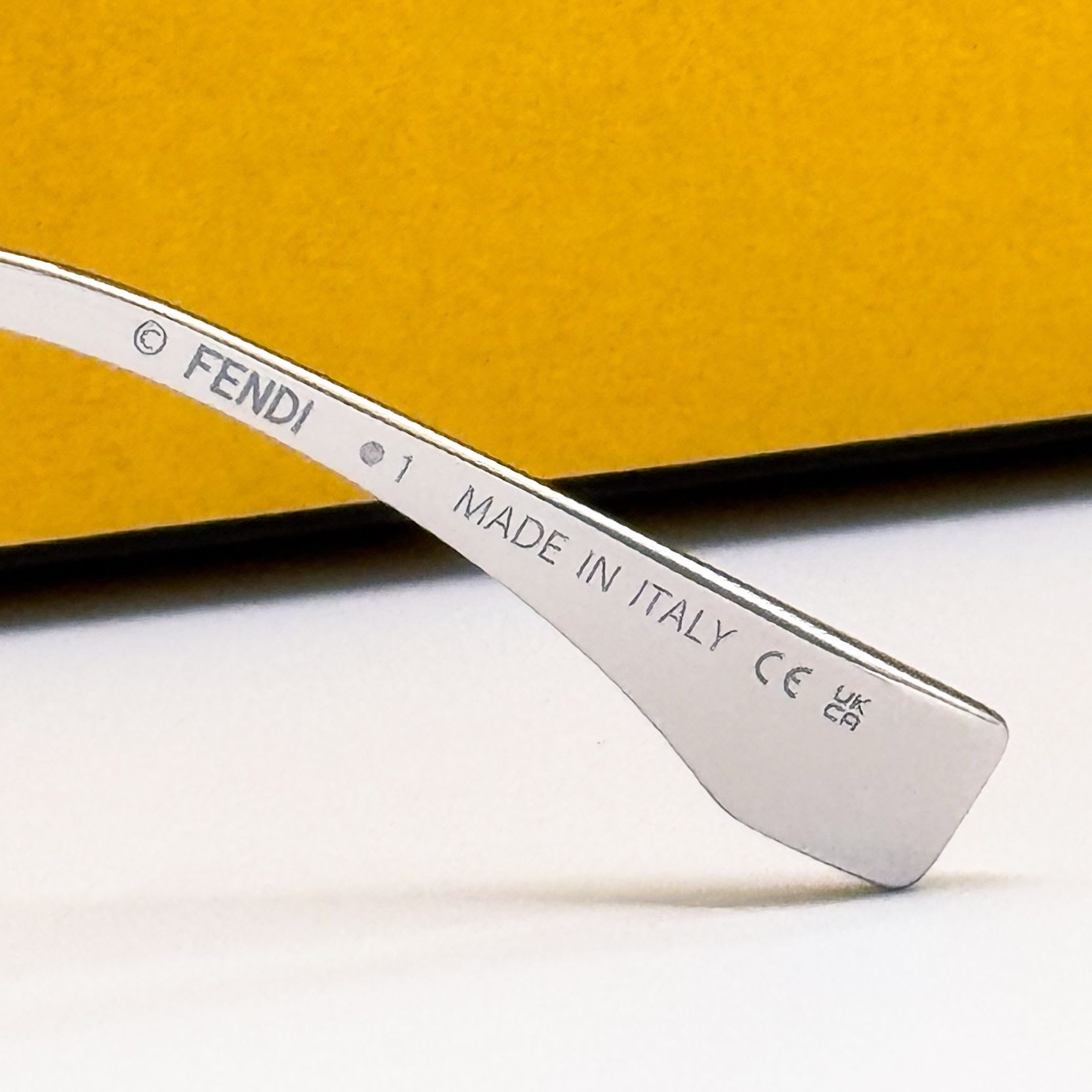 Fendi NEW FENDI SUNGLASSES FE40133I 57E BEIGE WOMEN EYEWEAR FENDI Size ONE SIZE - 9 Thumbnail