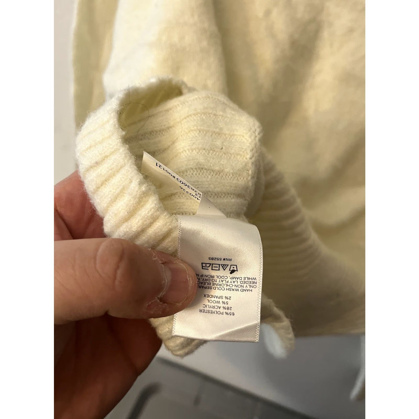 Express EXPRESS V-Neck Sweater Pullover Women's Size M Ivory Wool Blend Long Sleeve Size M / US 6-8 / IT 42-44 - 4 Thumbnail