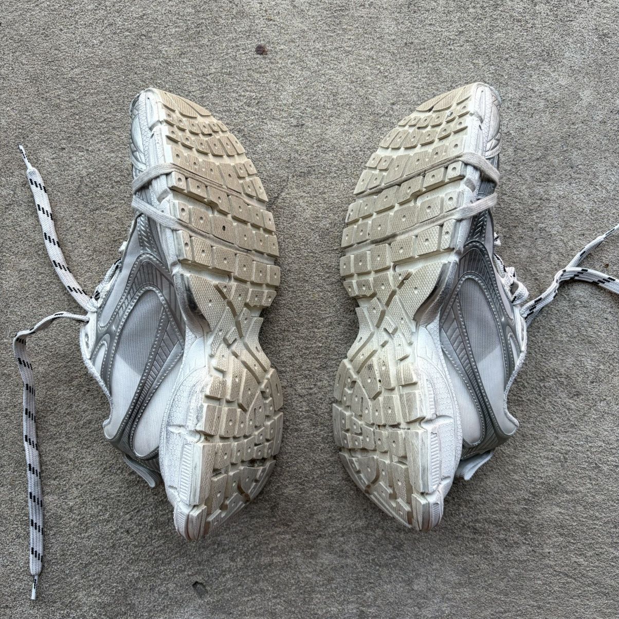 Balenciaga Balenciaga 3XL Sneaker White/Silver EU 41/US 8 Size US 8 / EU 41 - 3 Thumbnail
