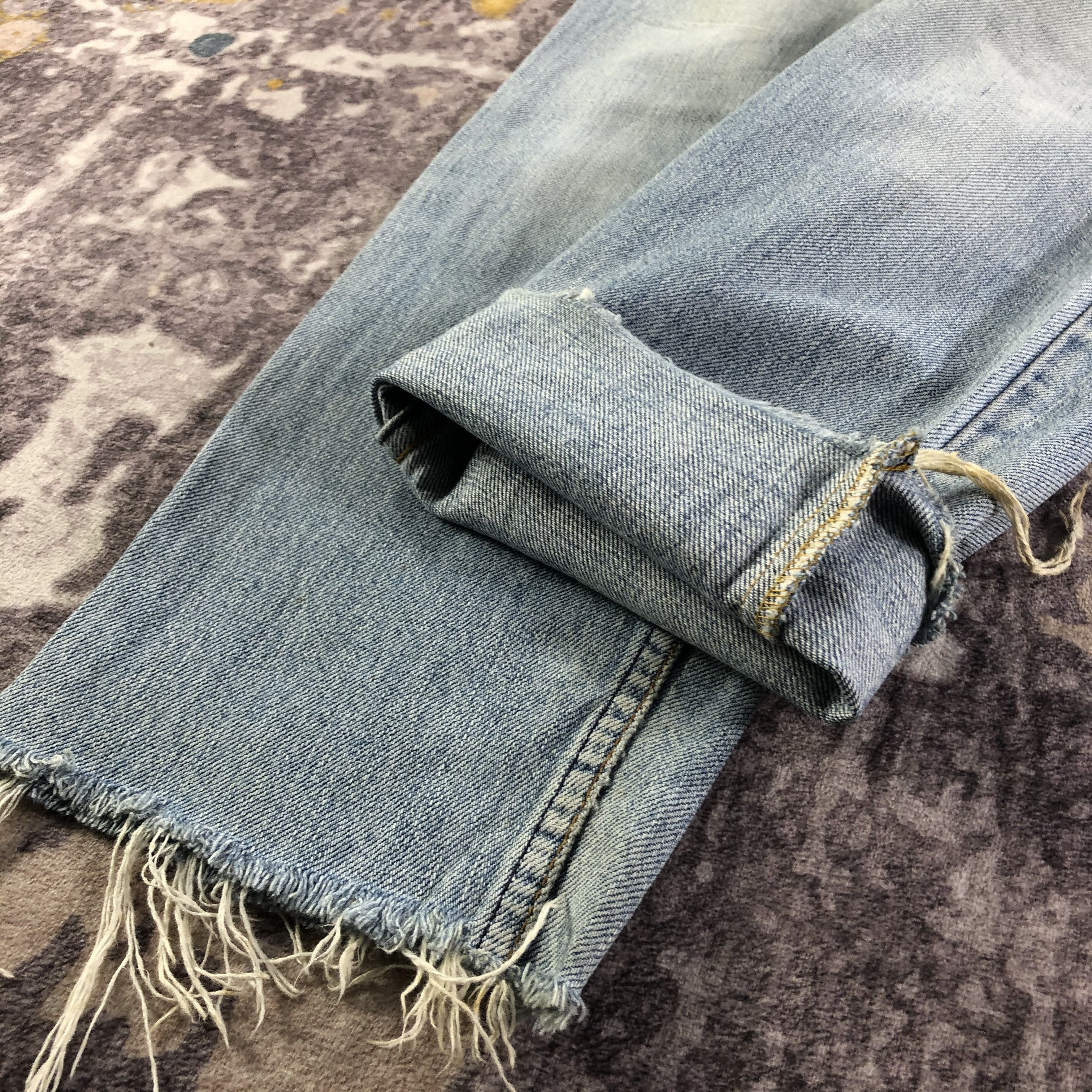 Levi's × Vintage Vintage 90s Light Wash Levis Jeans-JM3295 Size US 30 / EU 46 - 7 Thumbnail