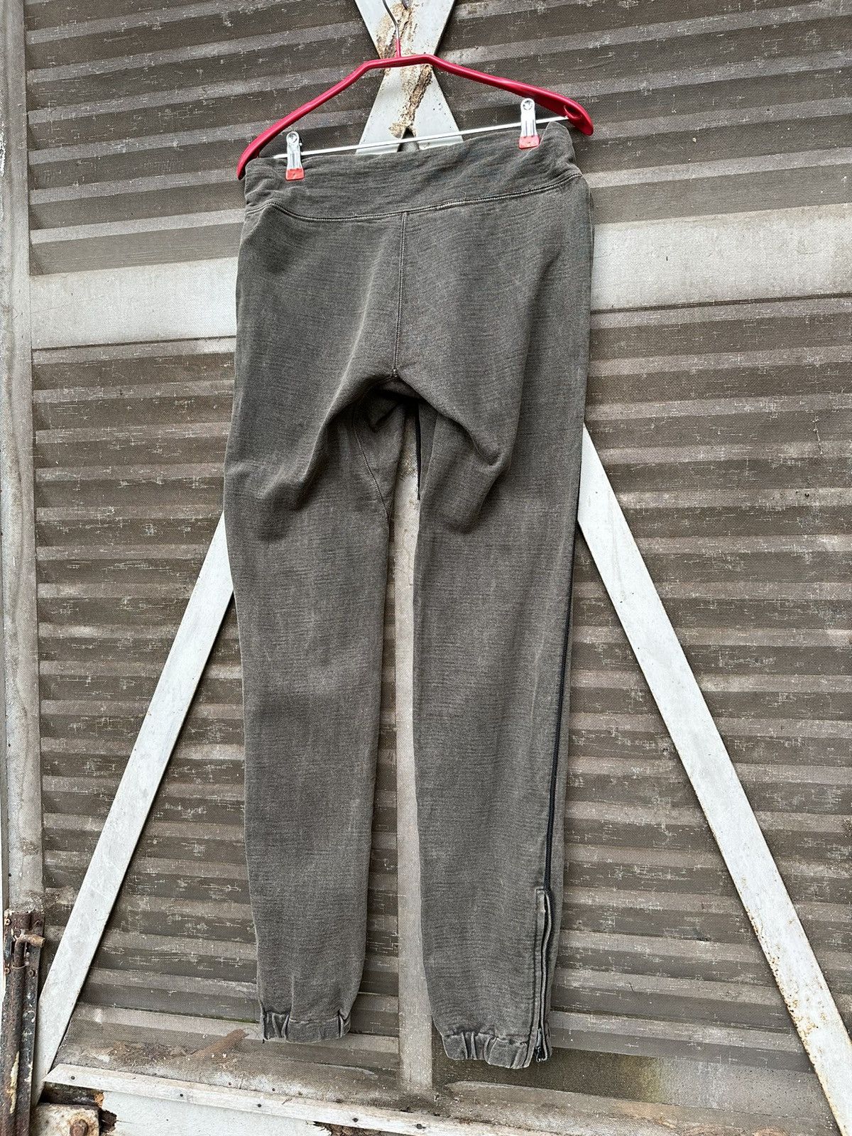 RIPVANWINKLE RIP VAN WINKLE DUSTY BLACK JOGGER PANTS RIRI ZIPPER Size US 30 / EU 46 - 8 Thumbnail
