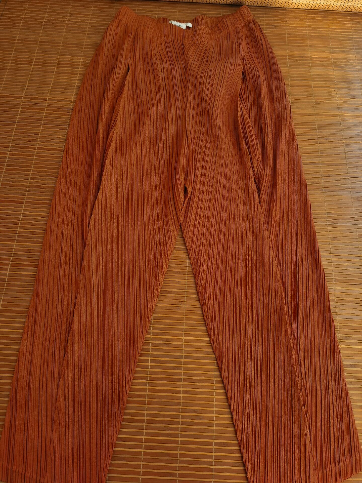 Issey Miyake Issey Miyake Pleated Wide-Leg Trousers Size 25" / US 0 / IT 36 - 1 Thumbnail