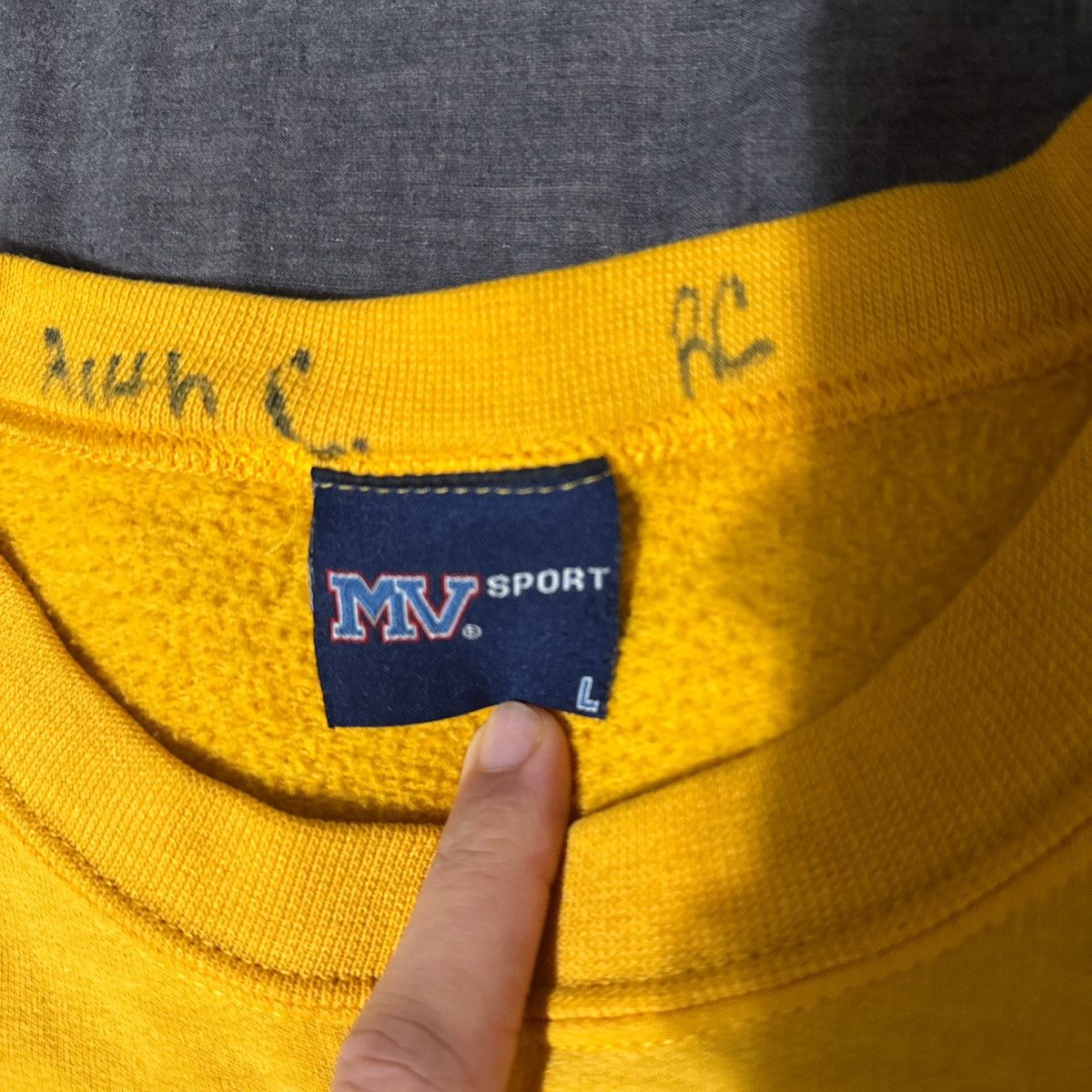 Vintage Vintage Iowa Sweatshirt Size US L / EU 52-54 / 3 - 3 Thumbnail