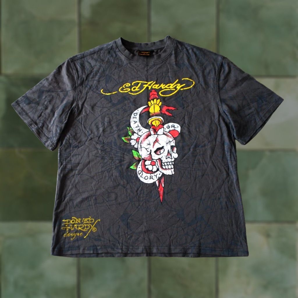Ed Hardy VINTAGE Ed Hardy T-Shirt MENS Gray Cotton Big Logo, Urban Outfitters, Graphic Print, Short Sleeve, Crew Neck, SIZE M, Regular Fit, Men Size US M / EU 48-50 / 2 - 1 Thumbnail