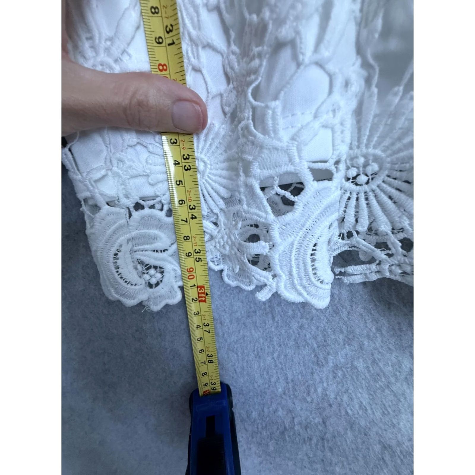 Lulus Lulus Dress Womens Small White Lace Sheath Bodycon Cutout Back Wedding Party Short Sleeve Cap Neckline Round Back Zipper Size S / US 4 / IT 40 - 3 Thumbnail