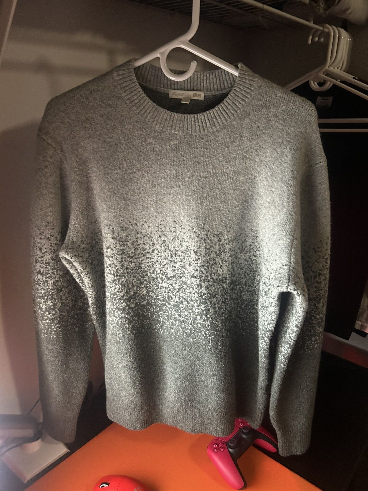 JW Anderson × Uniqlo Jw Anderson x Uniqlo grey gradient knit sweater Size S Size US S / EU 44-46 / 1 - 1 Thumbnail