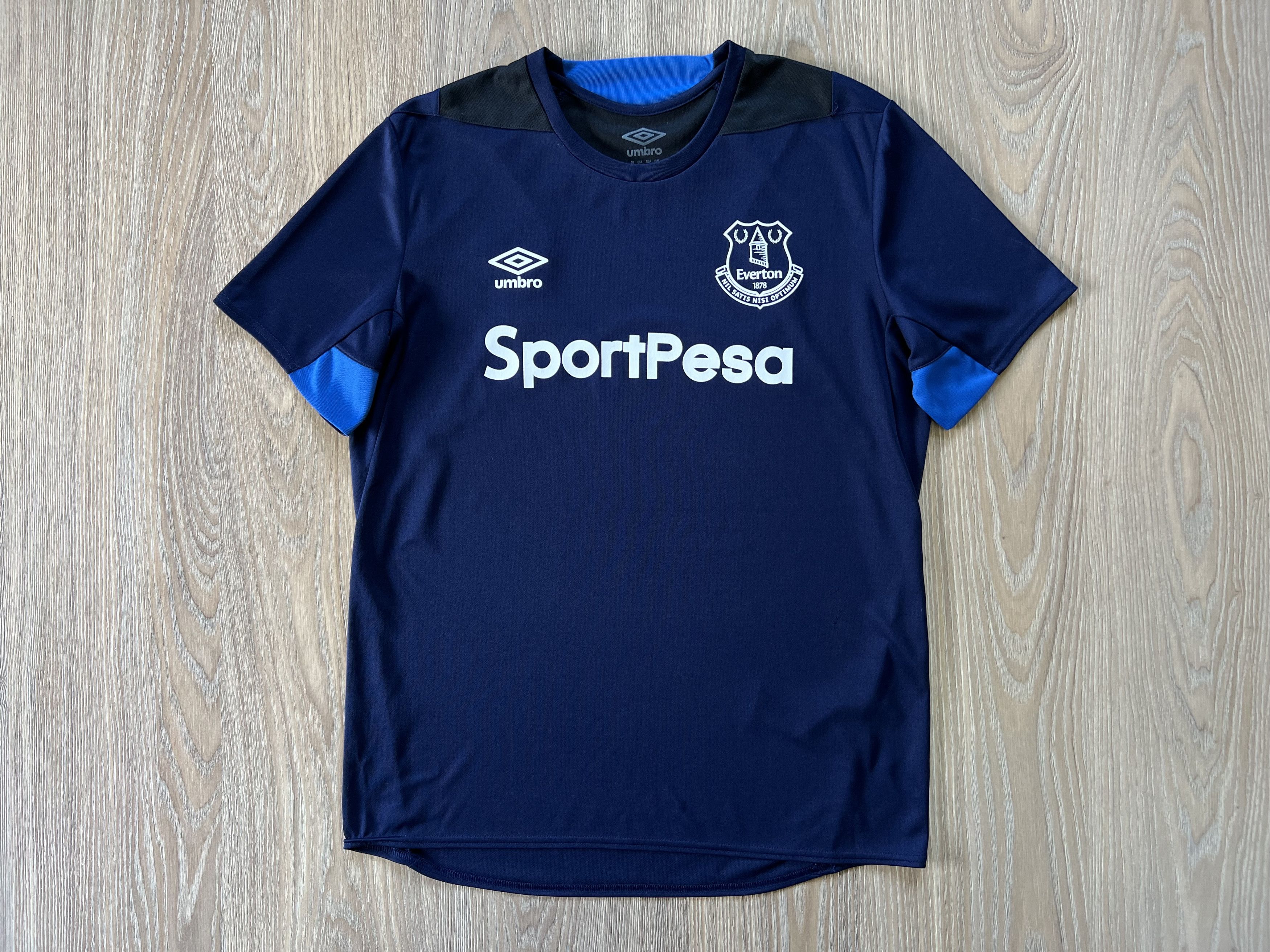 Umbro Umbro Everton Training Football Shirt 2018-2019 Size US M / EU 48-50 / 2 - 3 Thumbnail