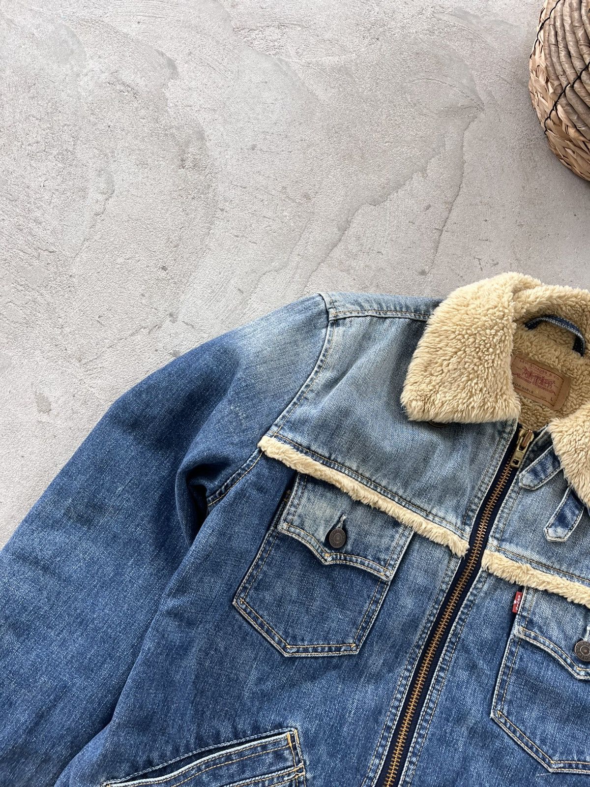 Levi's Vintage Levis Washed Denim Sherpa Bomber Jacket Avantgarde Size L / US 10 / IT 46 - 4 Thumbnail