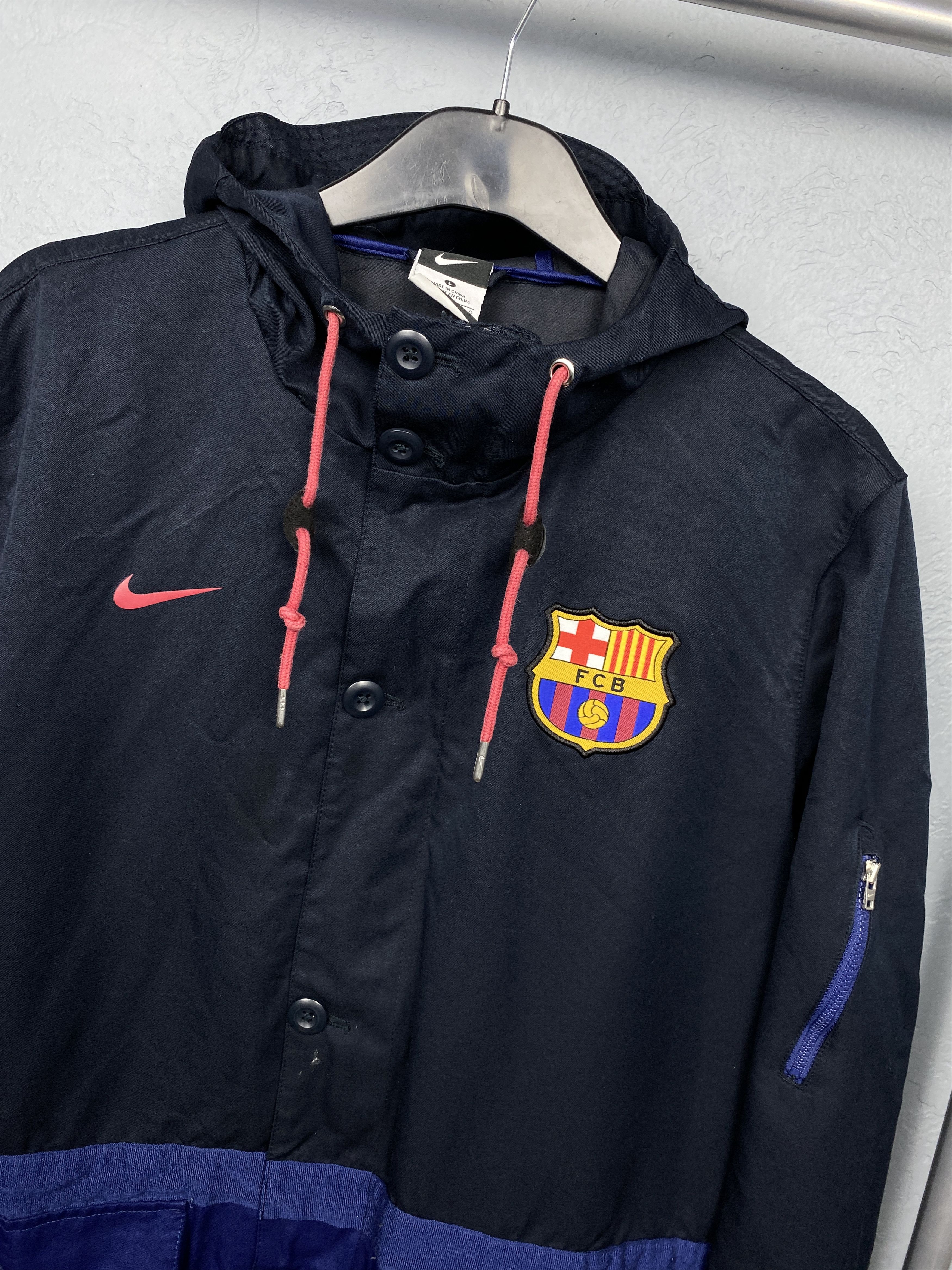 Nike Nike F.C. Barcelona Vintage Mens Football Jacket Size US L / EU 52-54 / 3 - 2 Thumbnail