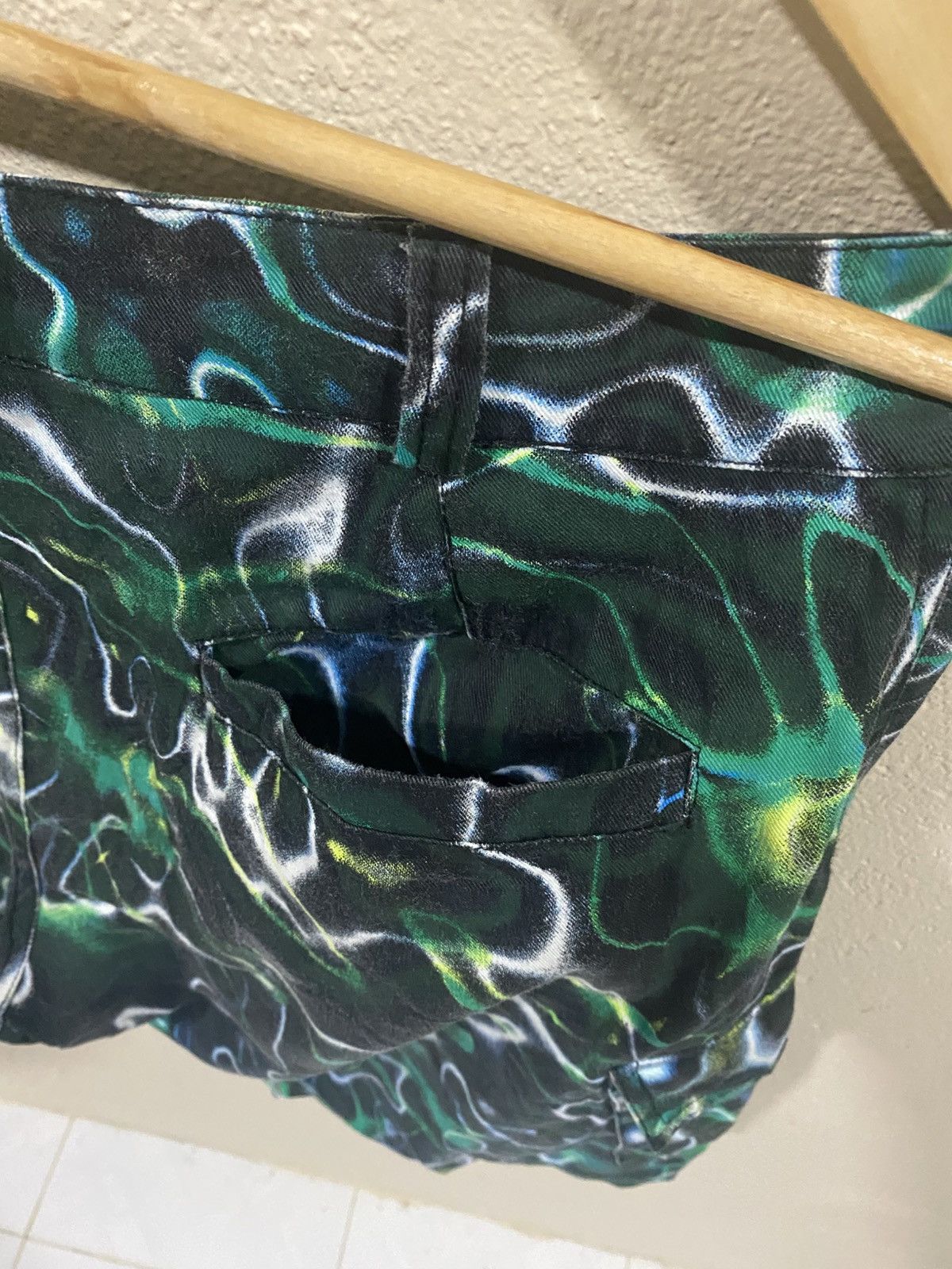 Japanese Brand Hikari Abstract Shorts Rarest Size US 30 / EU 46 - 5 Thumbnail
