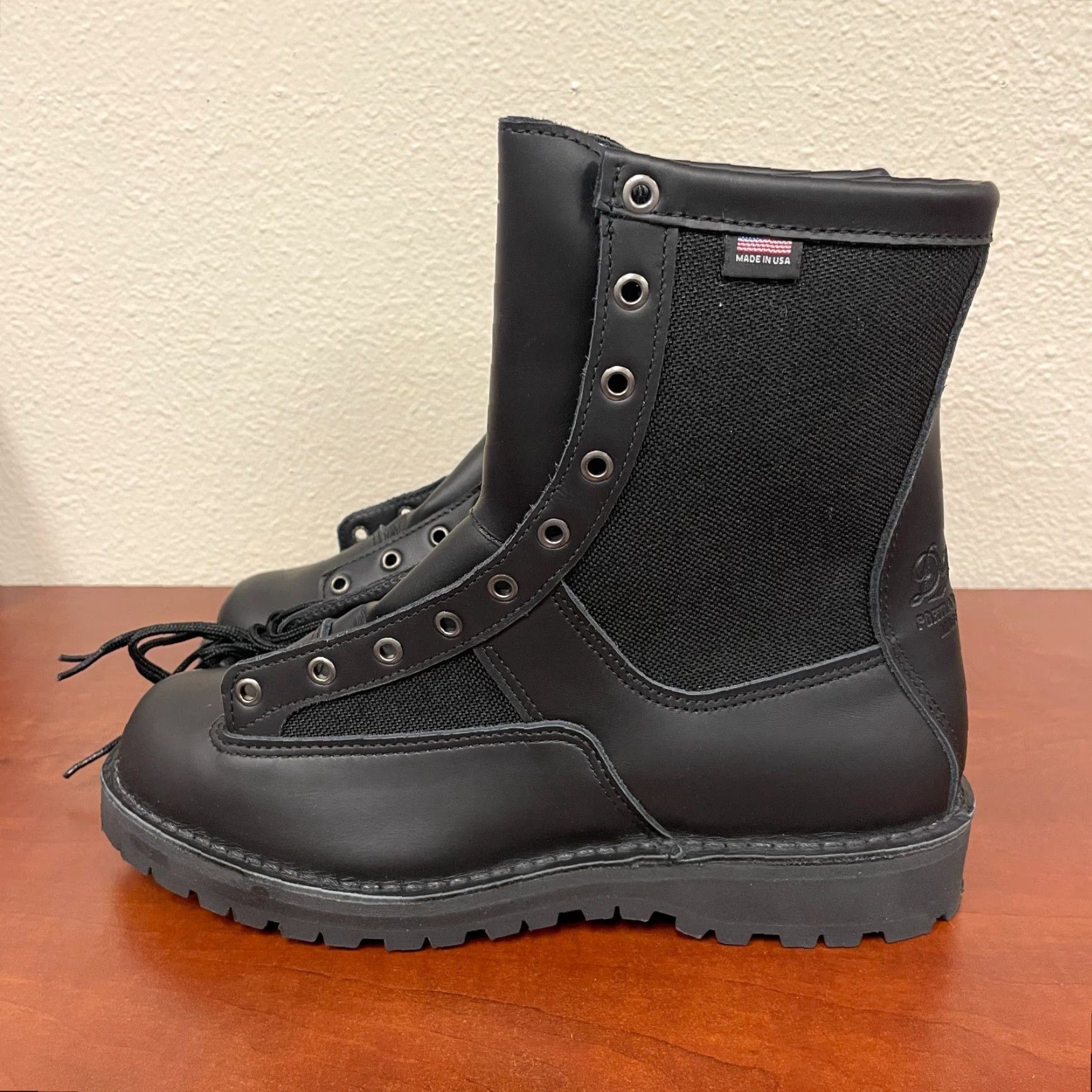 Danner Danner Acadia Boots Mens 10.5 EE Black 8 Inch Leather Nylon Rubber Arch Support Lined Combat US Made Size US 10 / EU 43 - 6 Thumbnail