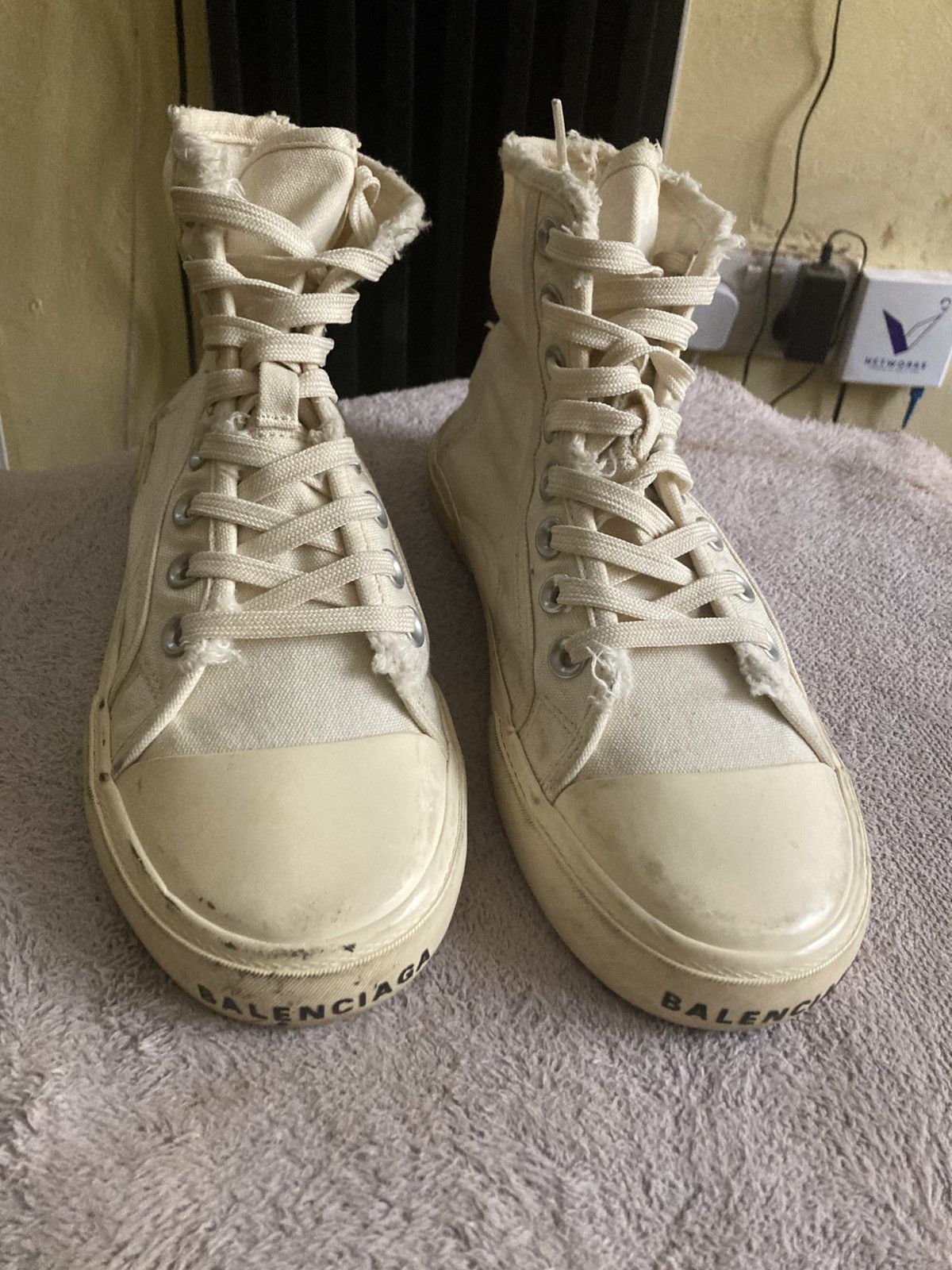 Balenciaga Balenciaga Ivory Paris Distressed High-Top Sneaker Shoes 37 Size US 7 / IT 37 - 1 Thumbnail