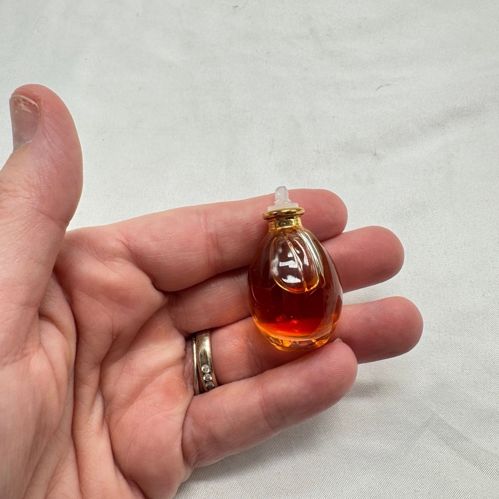 NBDN Nobrandedon VTG new! Elizabeth Taylor White Diamond perfume dabber Size ONE SIZE - 1 Thumbnail