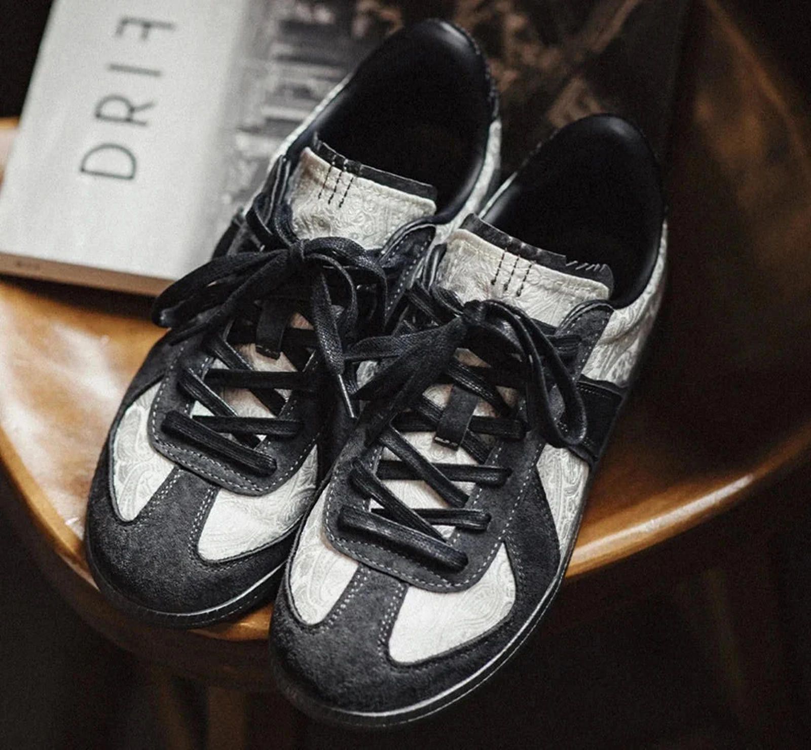 Low Vintage Style Two Tone Paisley Print Military Sneakers