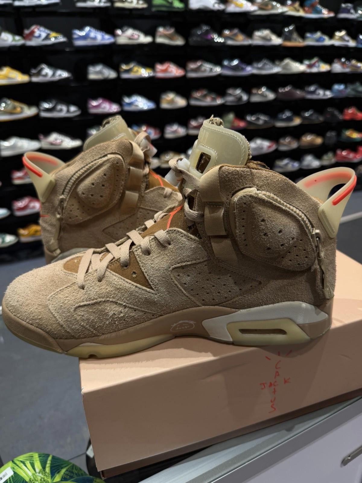 Jordan Brand Travis Scott x Air Jordan 6 Retro Men Size 13 British Khaki Size US 13 / EU 46 - 12 Thumbnail