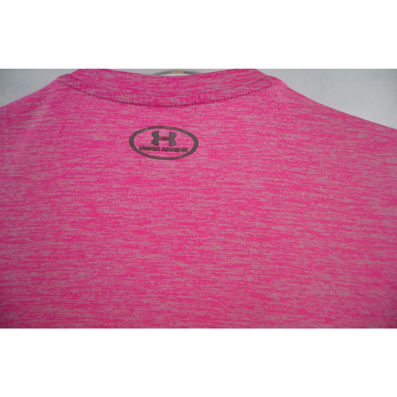 Under Armour UNDER ARMOUR HEATGEAR T-SHIRT Unisex Pink SZ SM Shirt Adult Small Pink All Seasons Cotton Blend Short Sleeve Crew Neck Mens/Womens/Unisex Size US S / EU 44-46 / 1 - 4 Thumbnail