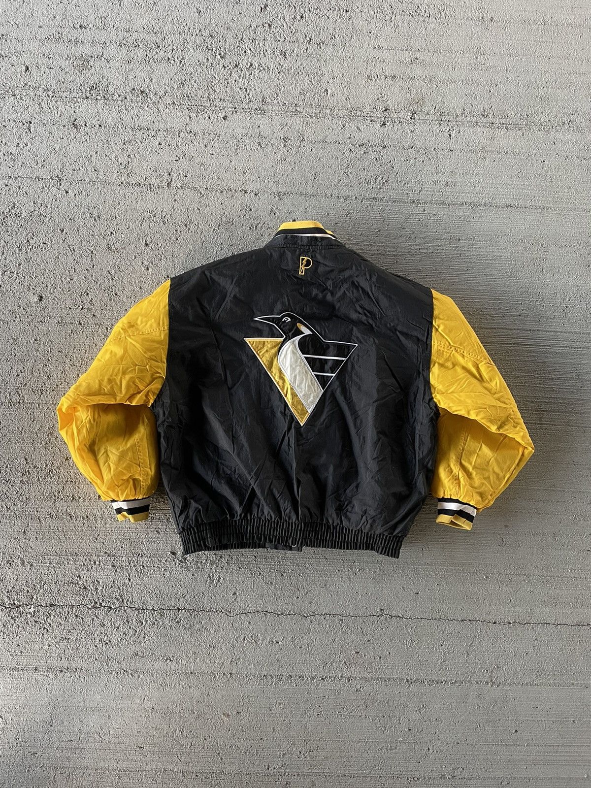 image of Nhl x Pro Player 90's Pittsburgh Penguins Reversible Pro Player Jacket in Black/Yellow (Size XL)