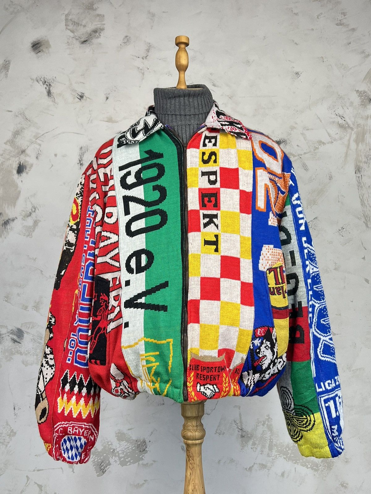 Vintage Vintage Football Skarf Pathwork Bomber Jacket Size L - XL Size US XL / EU 56 / 4 - 3 Thumbnail