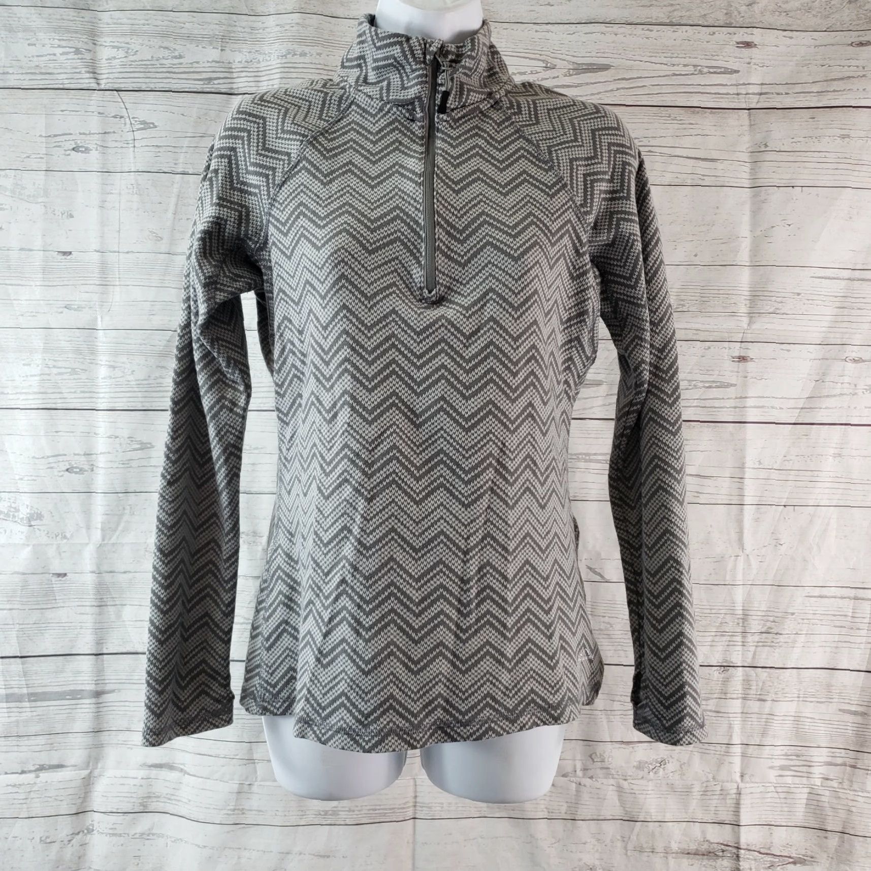 Eddie Bauer Eddie Bauer Womens 1/4 Zip Pullover Shirt Casual M Gray Chevron Stripes Thumbholes Womens M Gray Chevron 1/4 Zip Pullover Eddie Bauer Size M / US 6-8 / IT 42-44 - 2 Thumbnail