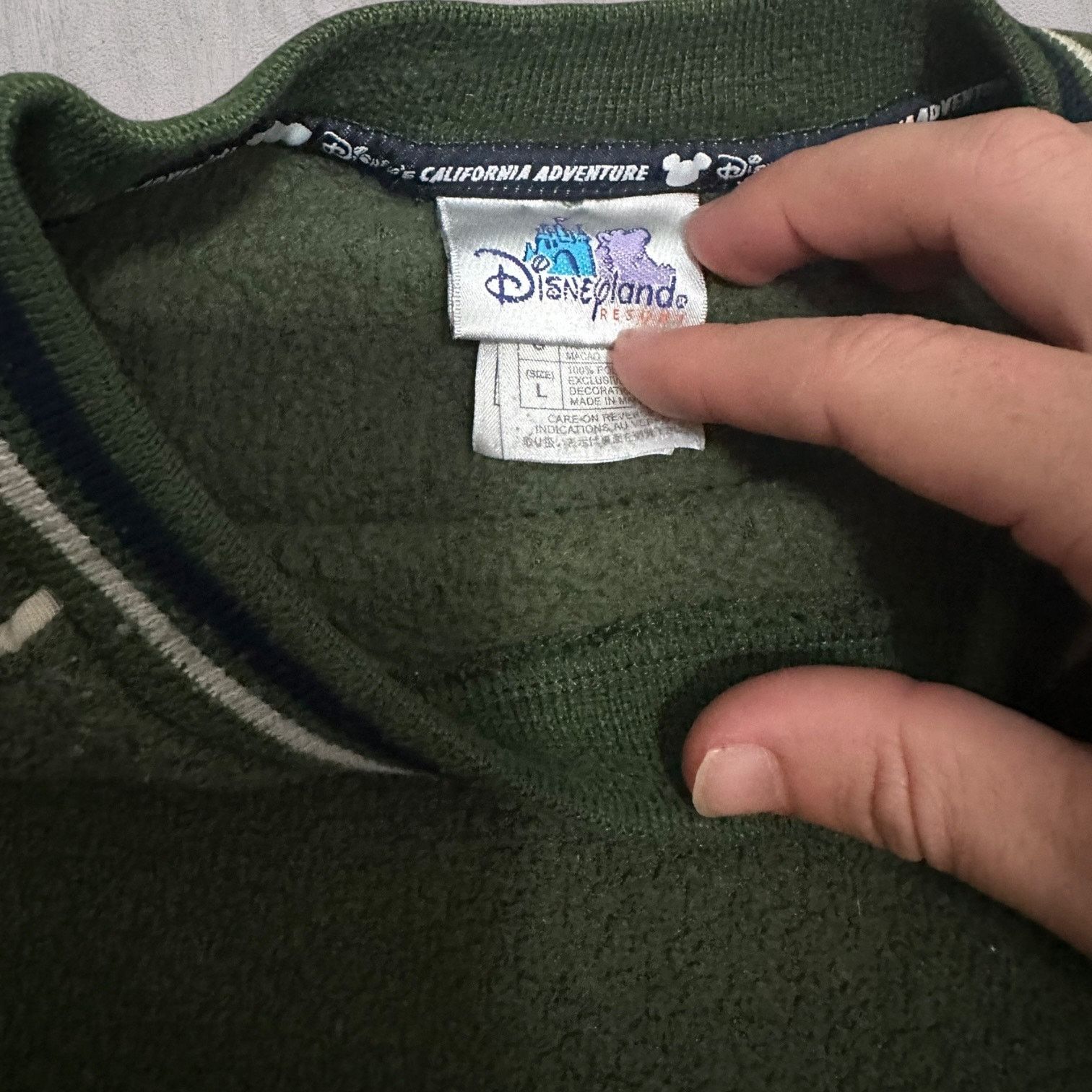 Disney Condor Flats Disney fleece sweater Size US L / EU 52-54 / 3 - 2 Thumbnail