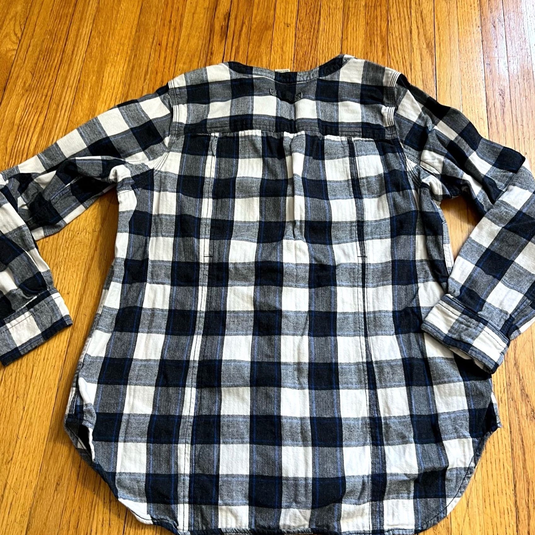 Duluth Trading Company Duluth Trading Co Shirt Womens Medium Free Swingin Flannel Plaid Band Collar Black M Women Button-Up Shirt Size M / US 6-8 / IT 42-44 - 3 Thumbnail