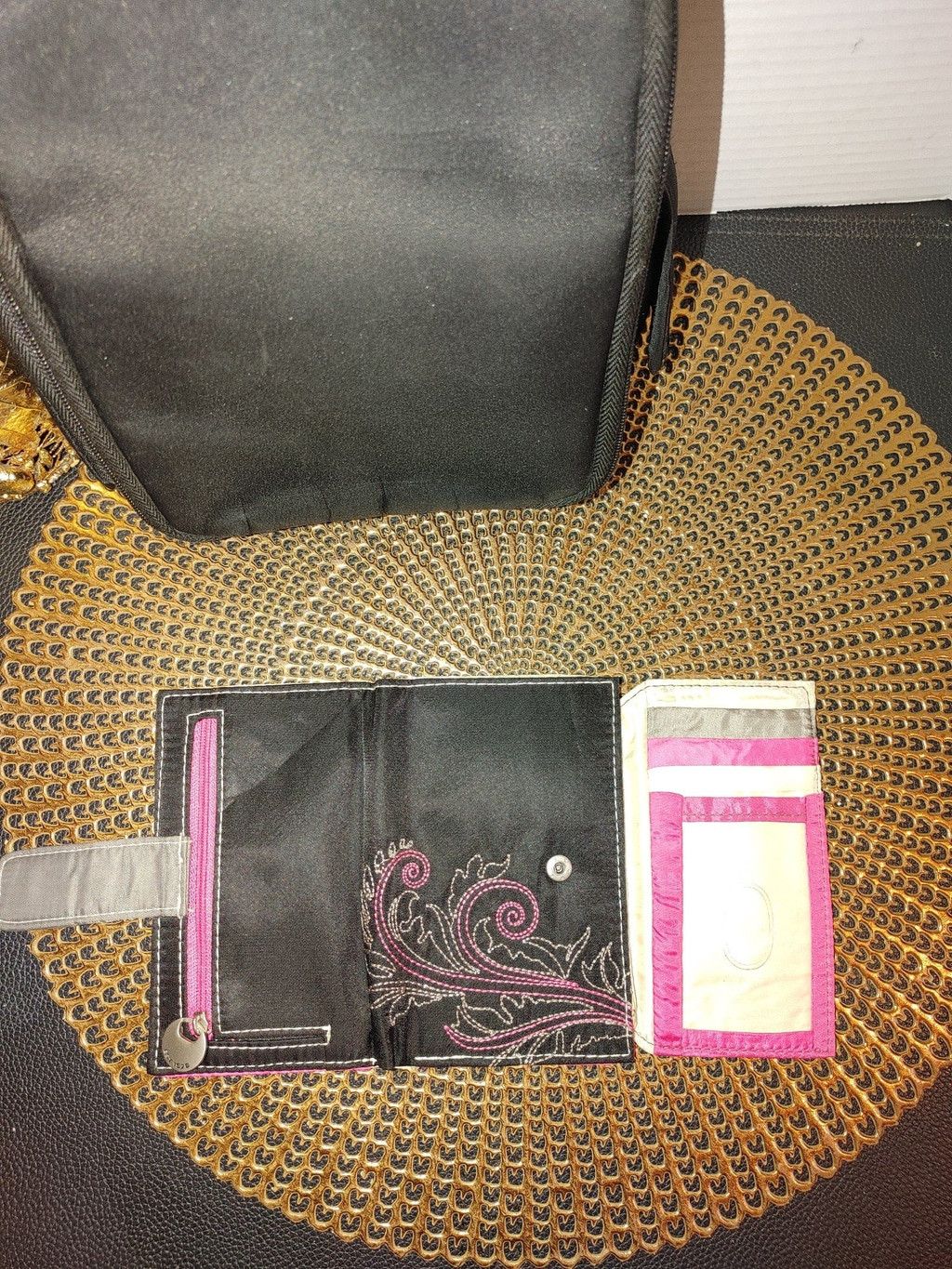 Away Travel Travelon Anti Theft Crossbody & Wallet Travel Set x2 Size ONE SIZE - 7 Thumbnail