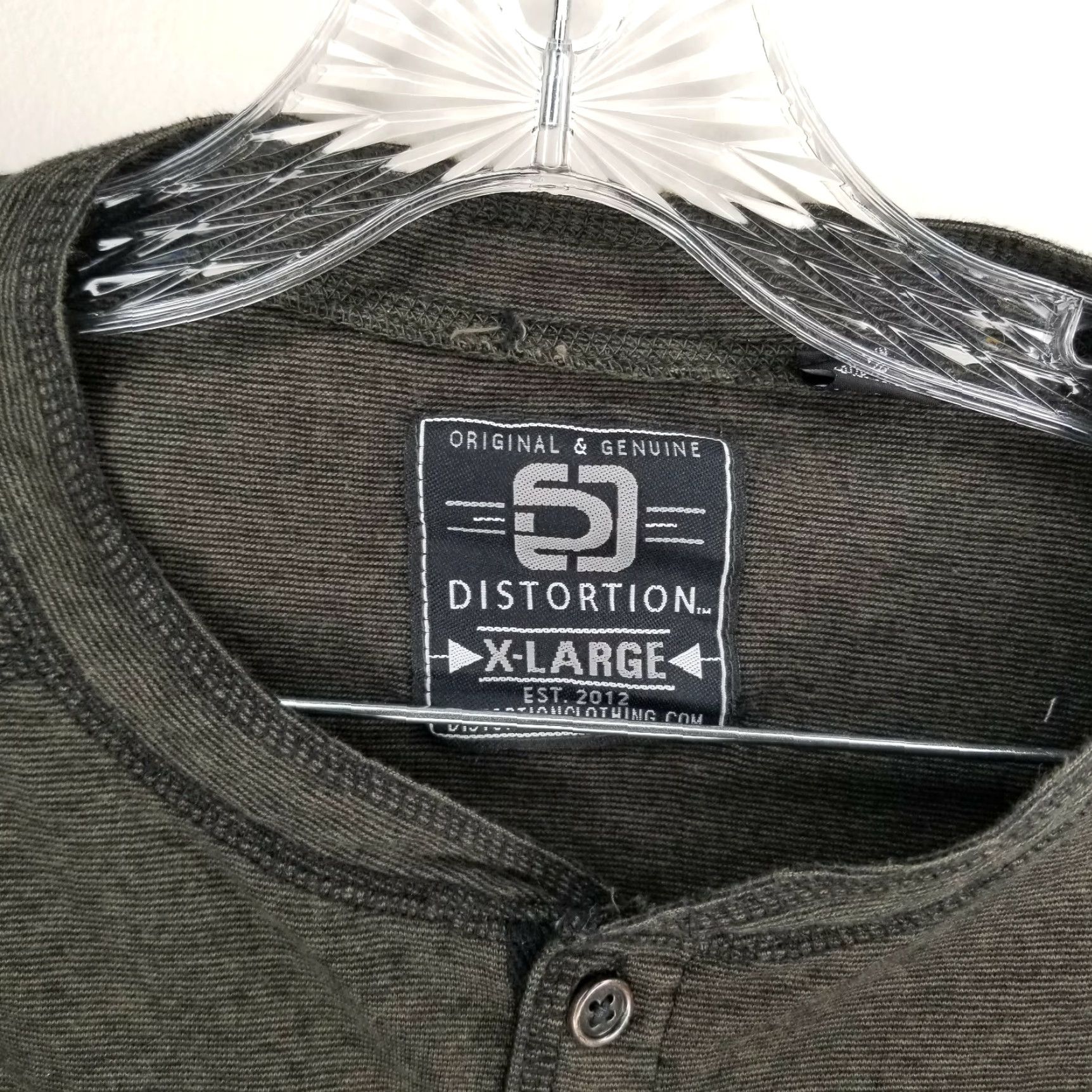Vintage DISTORTION Men's 3 Button T-Shirt Green Size XL Size US XL / EU 56 / 4 - 2 Thumbnail