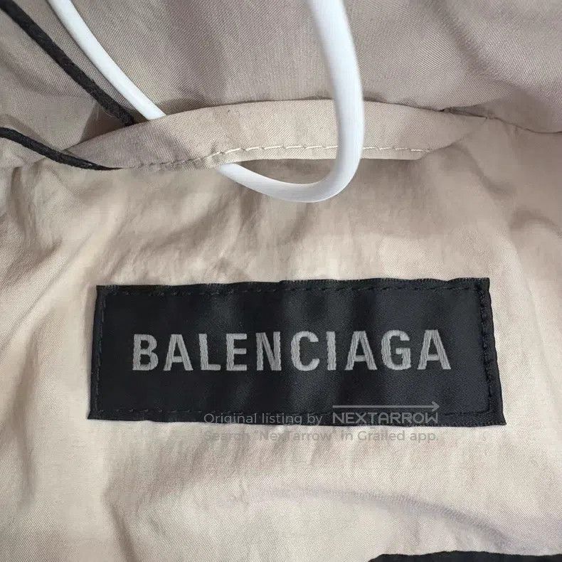 Balenciaga Balenciaga Double Hook Boomerang Bread Down Jacket Beige Size XS / US 0-2 / IT 36-38 - 3 Thumbnail