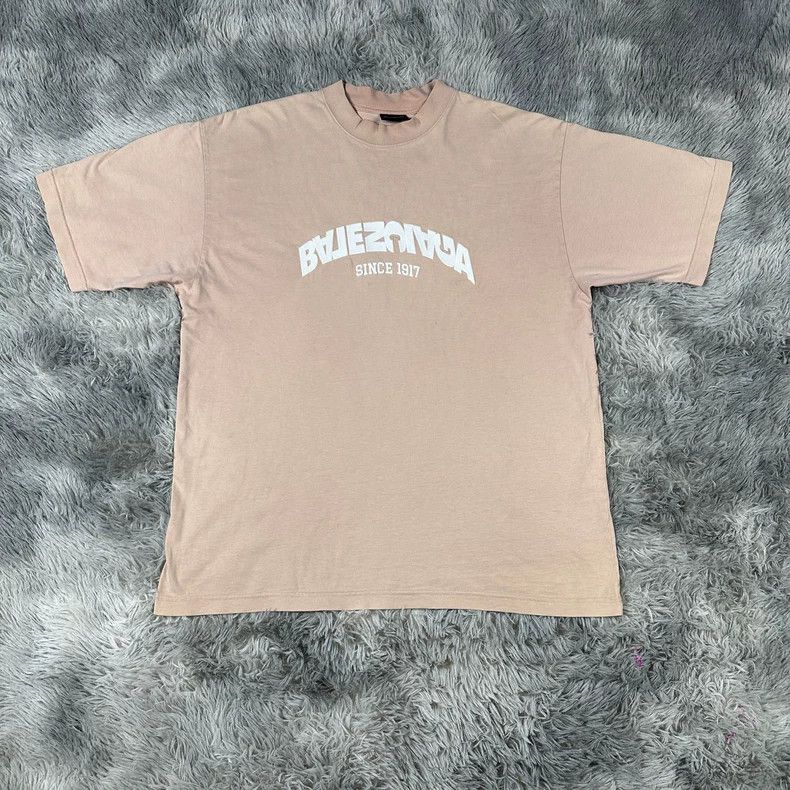 Balenciaga Balenciaga Pink embroidered logo short sleeve T-shirt Size US S / EU 44-46 / 1 - 1 Thumbnail