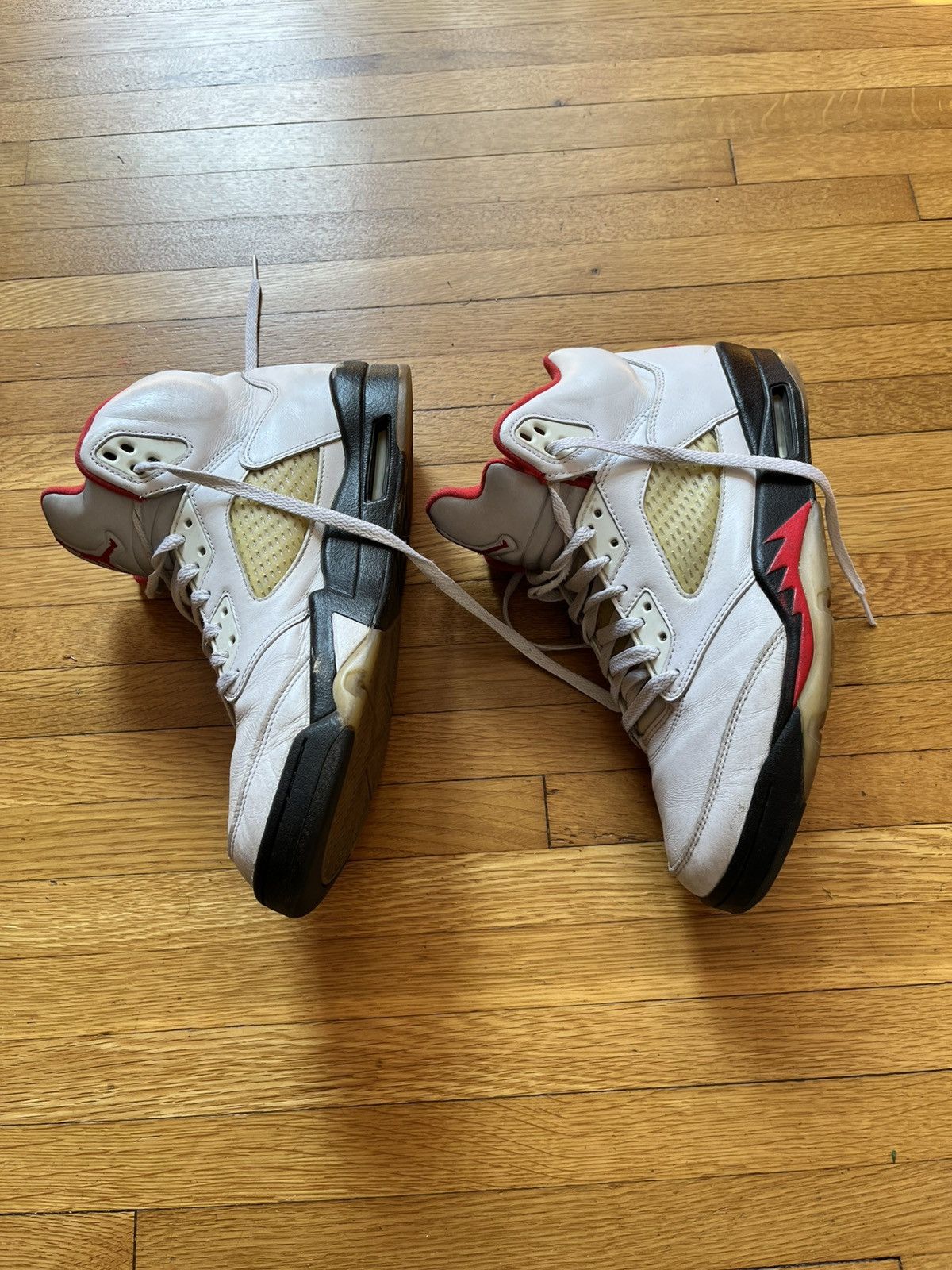 Jordan Brand Jordan 5 Fire Red High Top Size US 10.5 / EU 43-44 - 1 Thumbnail
