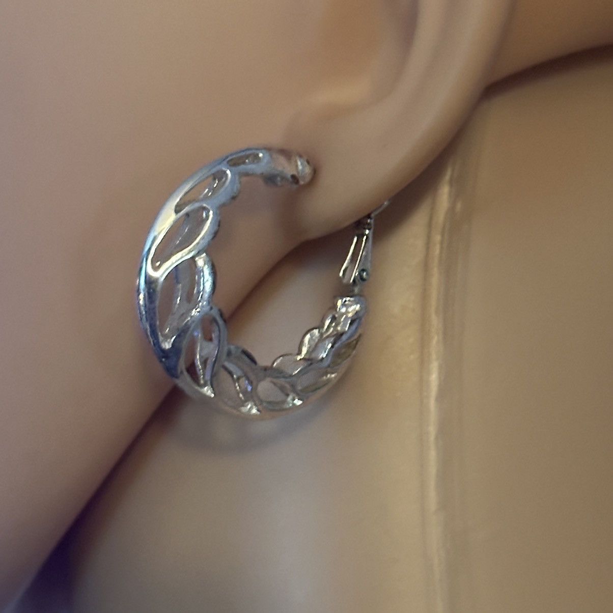 Other Silver tone puffed chain hoop earrings Size ONE SIZE - 2 Thumbnail