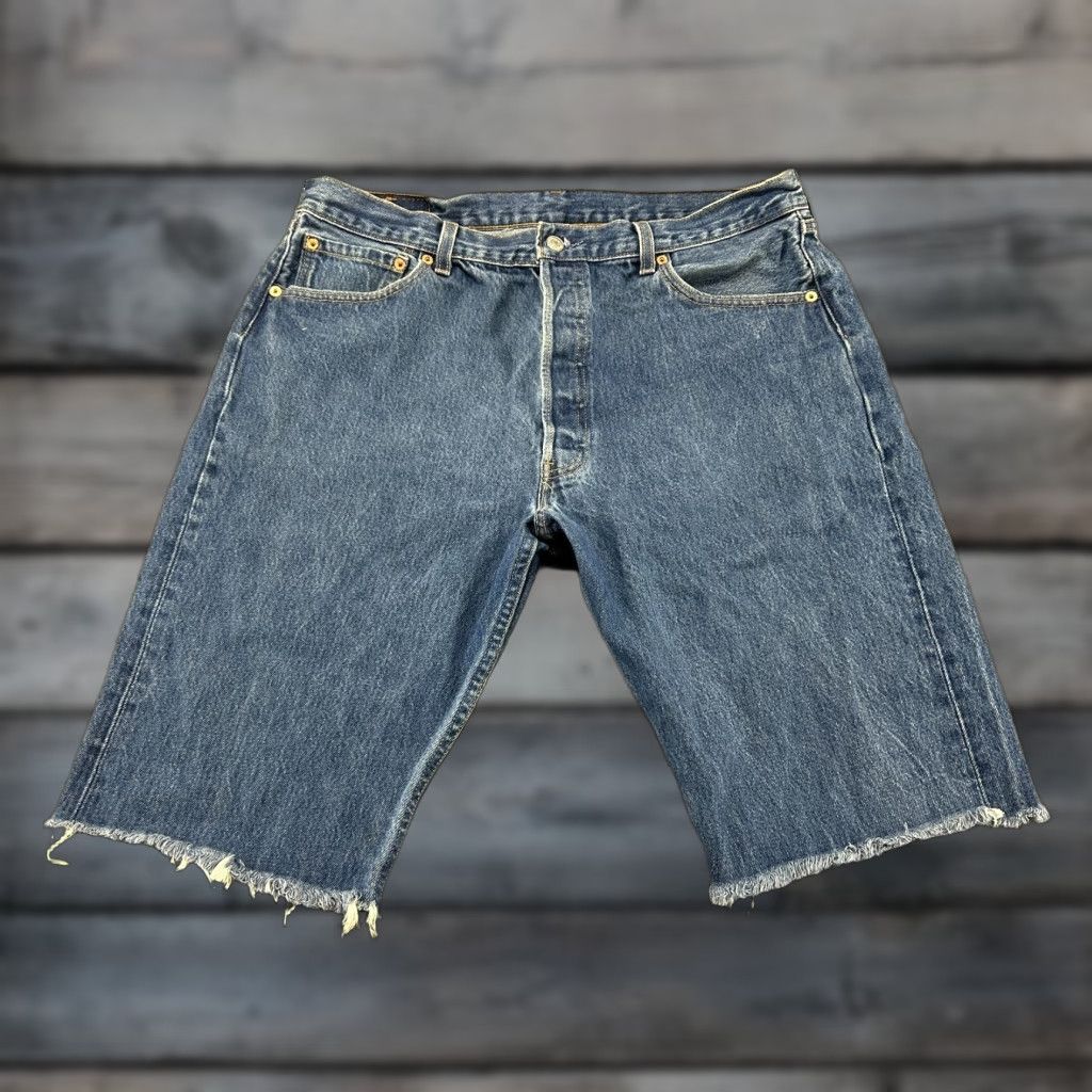 Levi's VINTAGE Levi's 501 Shorts Men 38 Blue Denim Distressed USA 90s Chino 5-Pocket Size US 38 / EU 54 - 1 Thumbnail