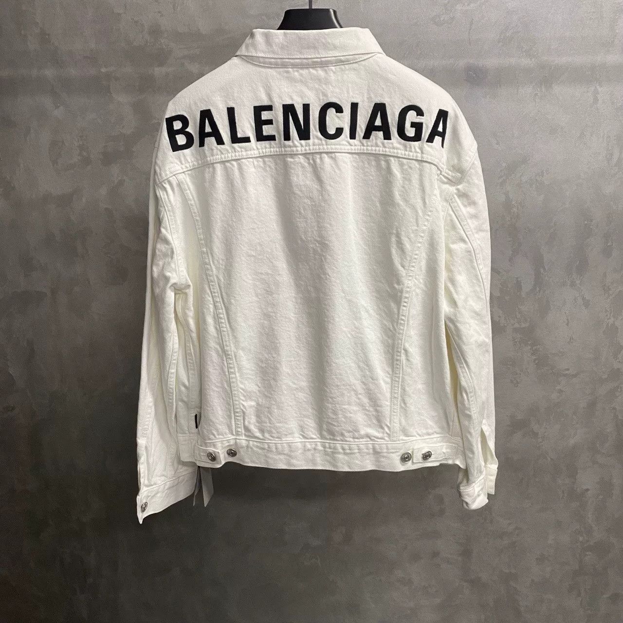 Balenciaga Balenciaga Retro Graphic White Light Jacket xs Men Size US XS / EU 42 / 0 - 1 Thumbnail