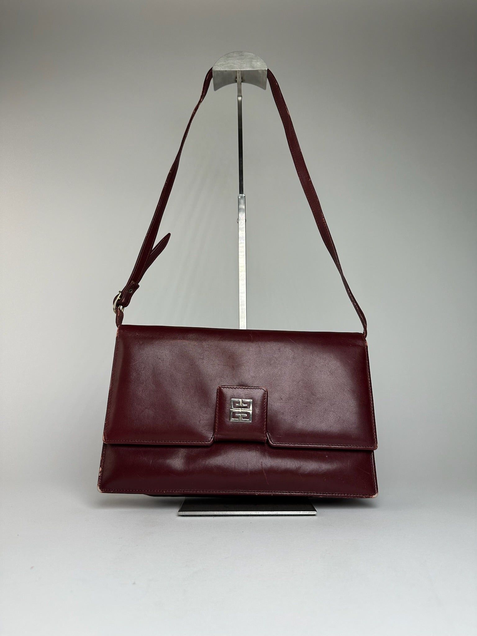 Givenchy Vintage Leather Shoulder Bag Burgundy Size ONE SIZE - 1 Thumbnail