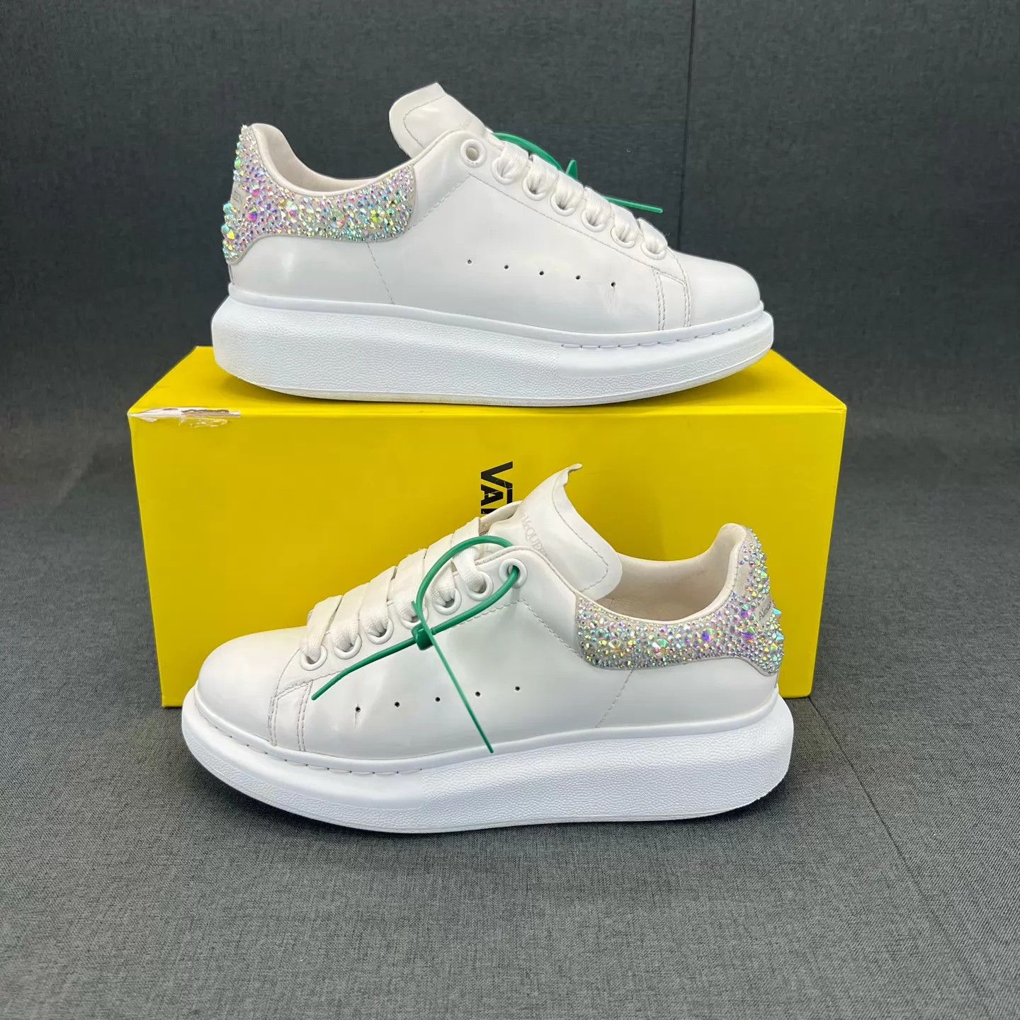 Alexander McQueen Alexander McQueen White 36.5 shoes Size US 6 / IT 36 - 2 Thumbnail