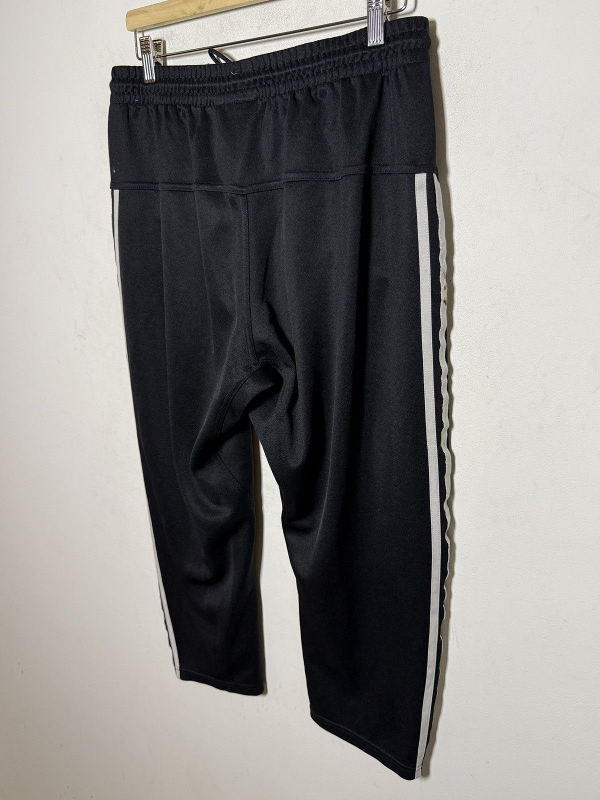 Adidas Adidas Originals three-stripe track pants with paint marks Size US 32 / EU 48 - 4 Thumbnail