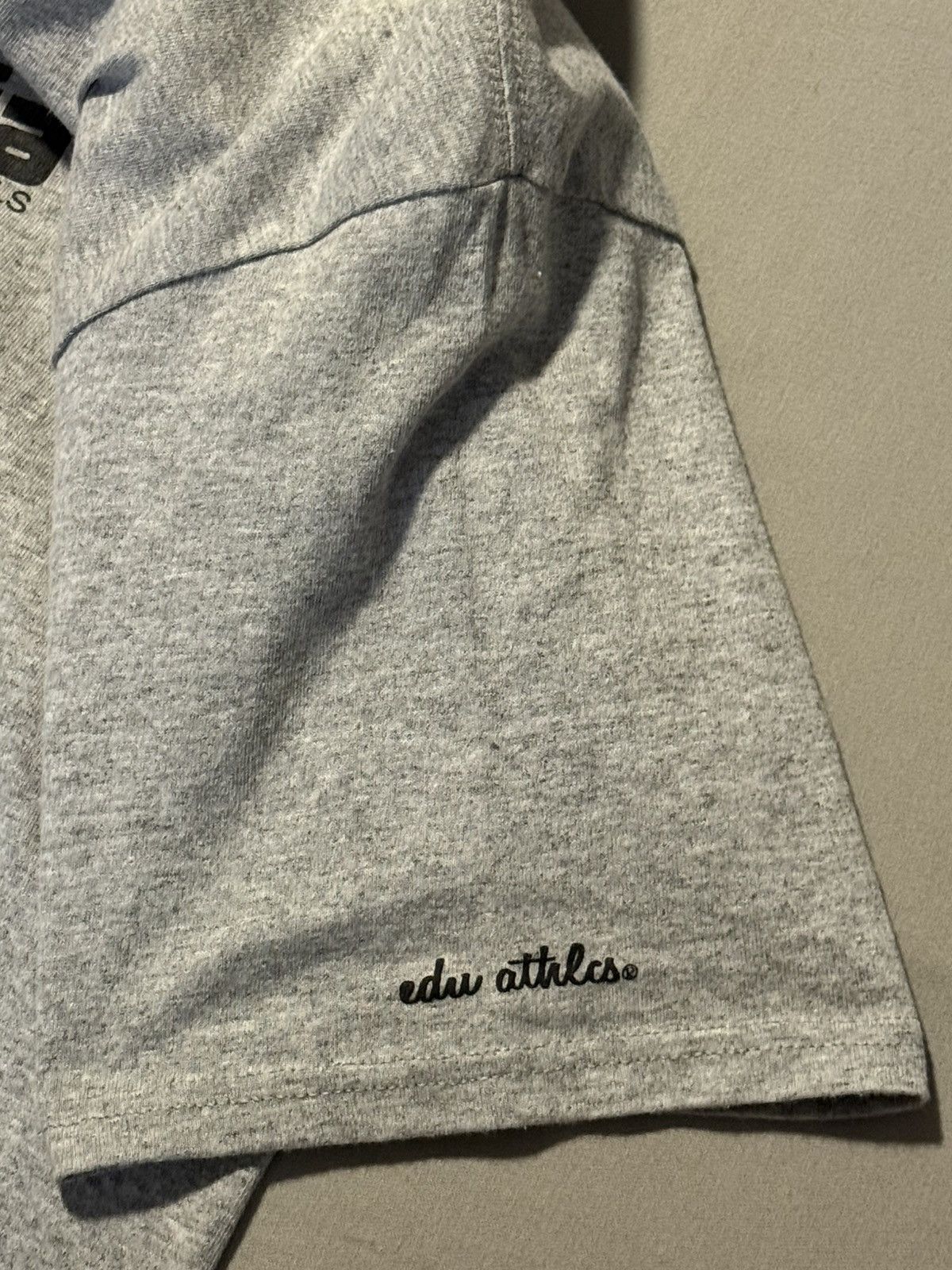 Other Vintage Edu Athlcs Skillafornia Hip Hop DJ Tee T-Shirt VNDS Size US XL / EU 56 / 4 - 7 Thumbnail