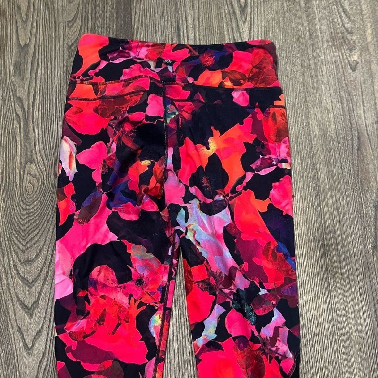 Athleta Athleta Mystique Chaturanga Mesh Capri Leggings High Rise Size 32" / US 10 / IT 46 - 8 Thumbnail