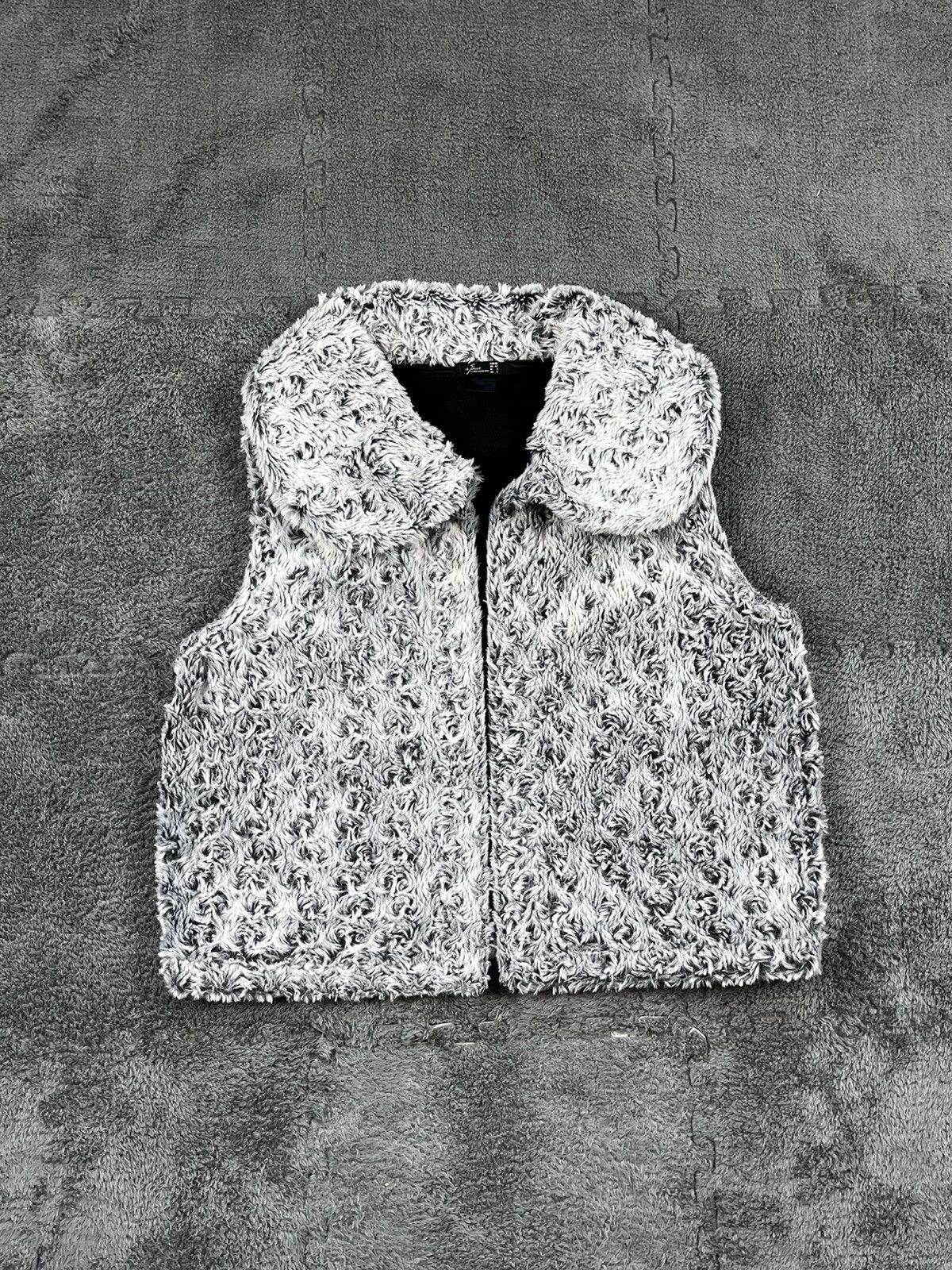 Vintage Vintage Avant Garde fur faux l.g.b vibe y2k vest 00s Size M / US 6-8 / IT 42-44 - 1 Thumbnail