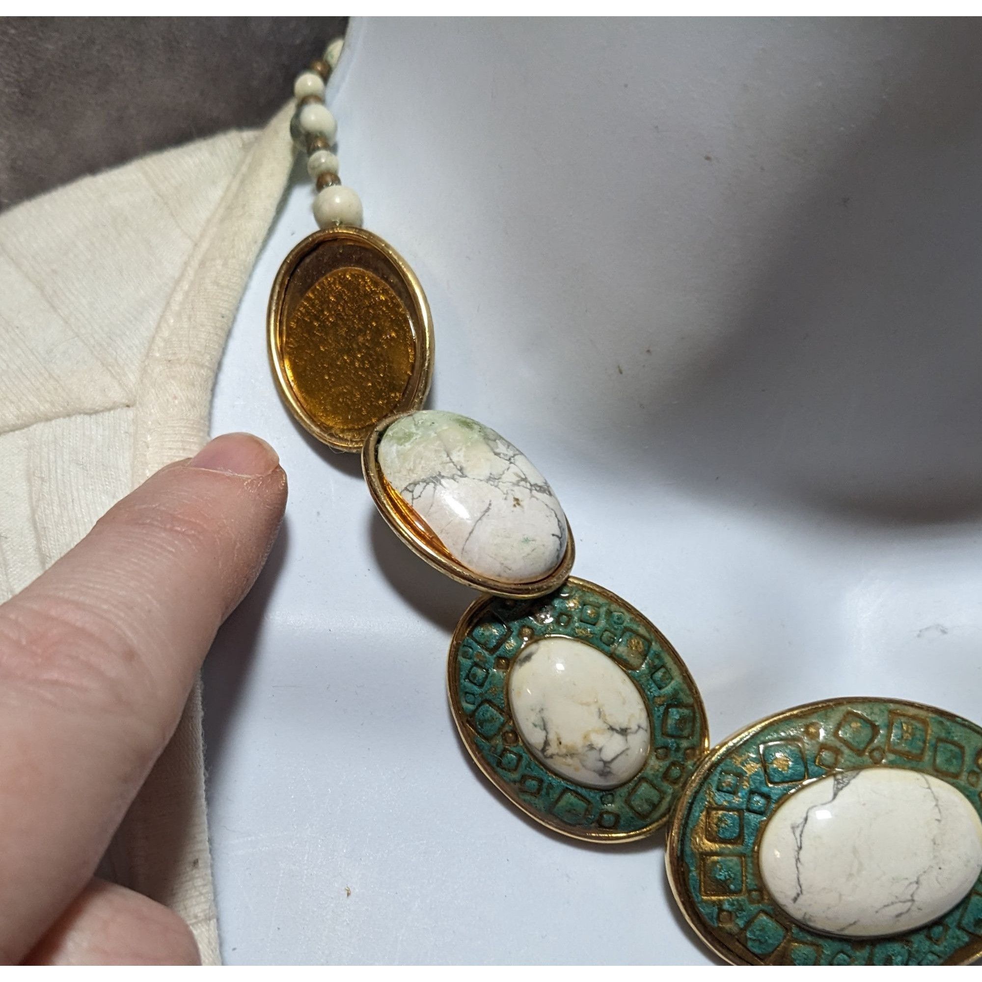 Other Vintage Carved Stone Beaded Cabochon Necklace Size ONE SIZE - 11 Thumbnail