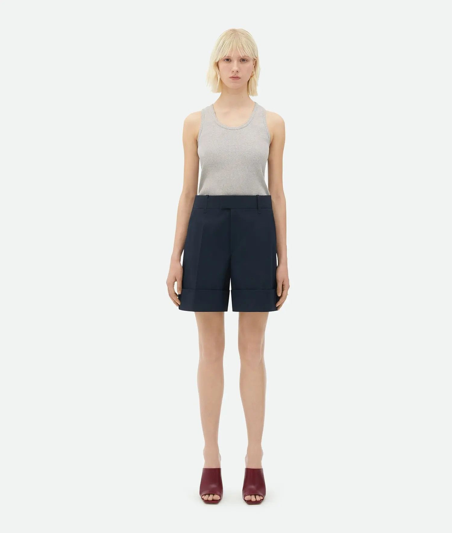 Bottega Veneta o1n1vont0325 Lapeled Compact Cotton Canvas Shorts in Abyss Size 25" / US 0 / IT 36 - 1 Thumbnail