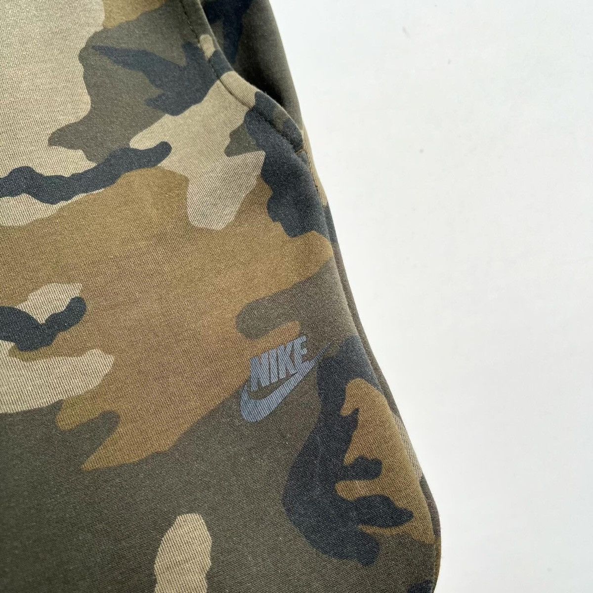 Nike Nike tech fleece pants camo Size US 32 / EU 48 - 3 Thumbnail